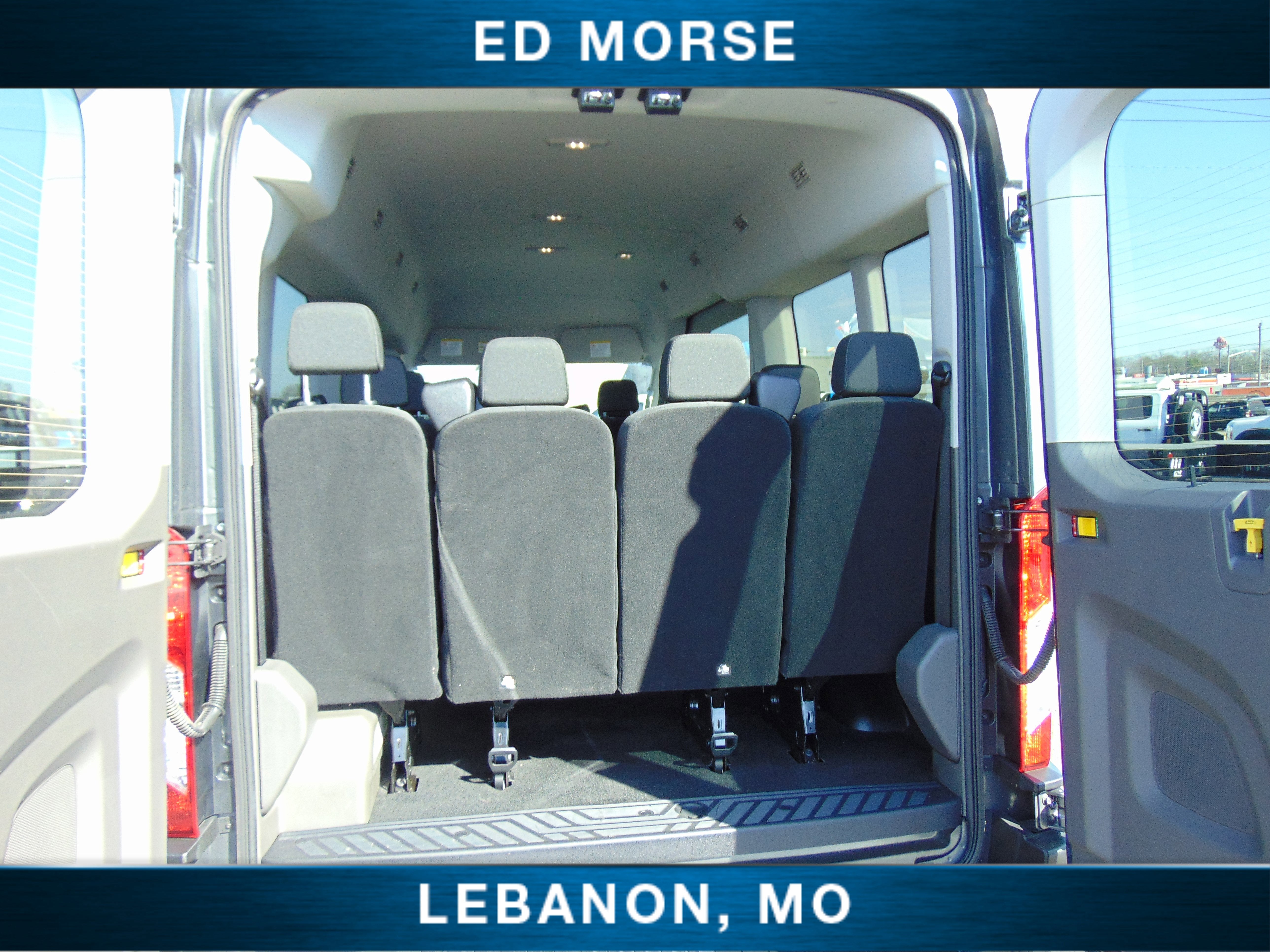 2025 Ford Transit Passenger Wagon XLT