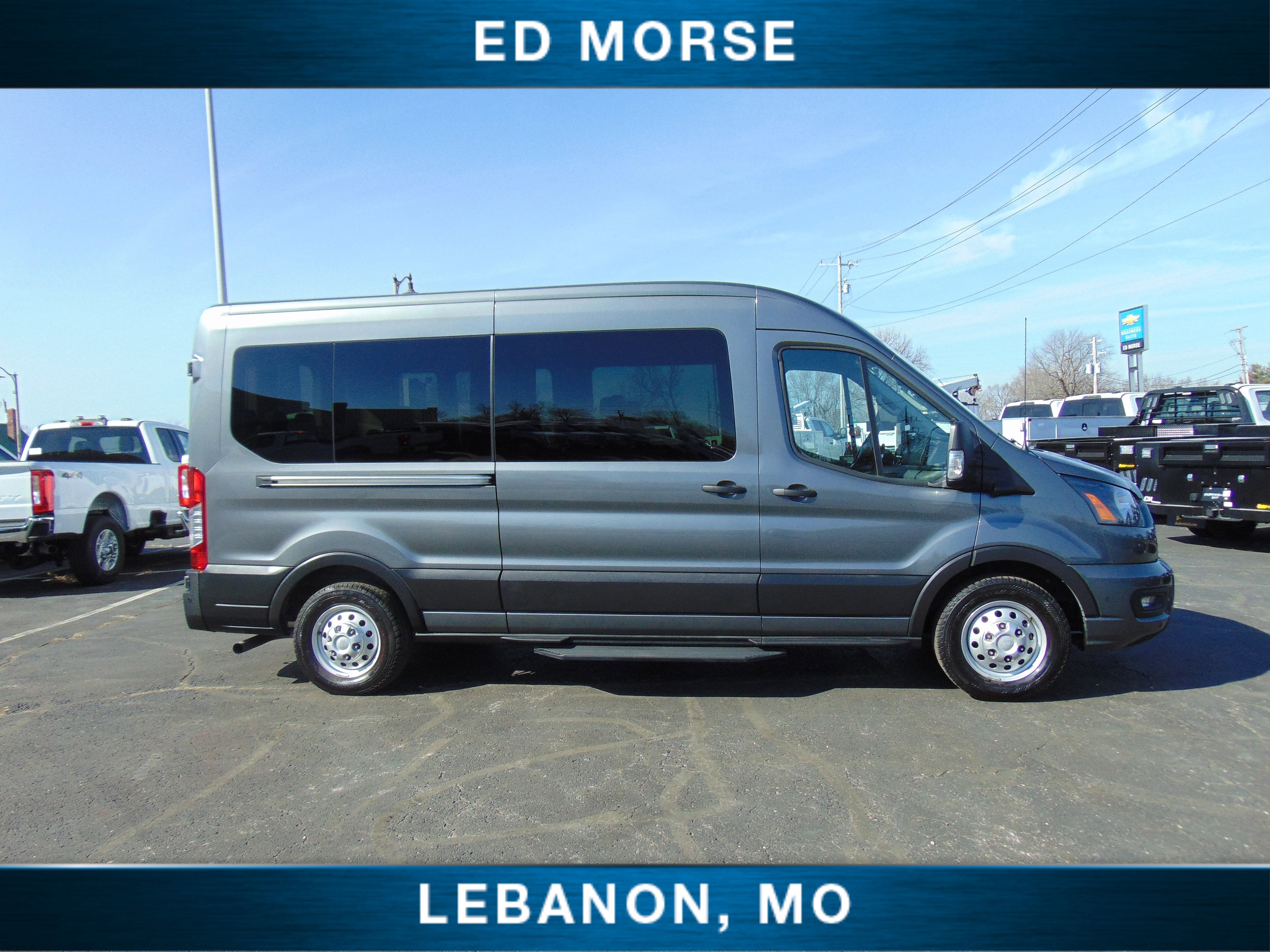 2025 Ford Transit Passenger Wagon XLT