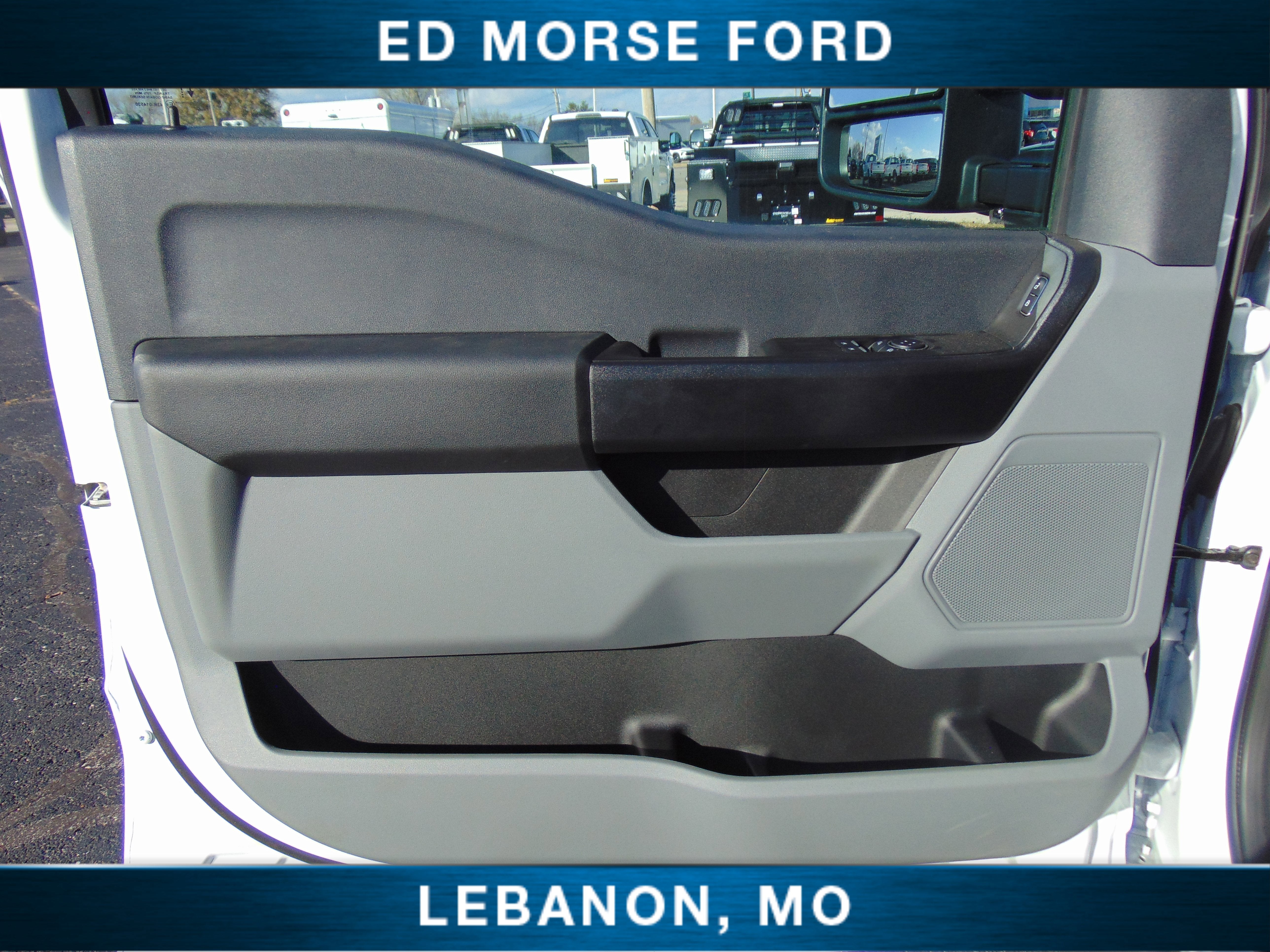 2025 Ford Super Duty F-550 DRW CM Flatbed Gooseneck