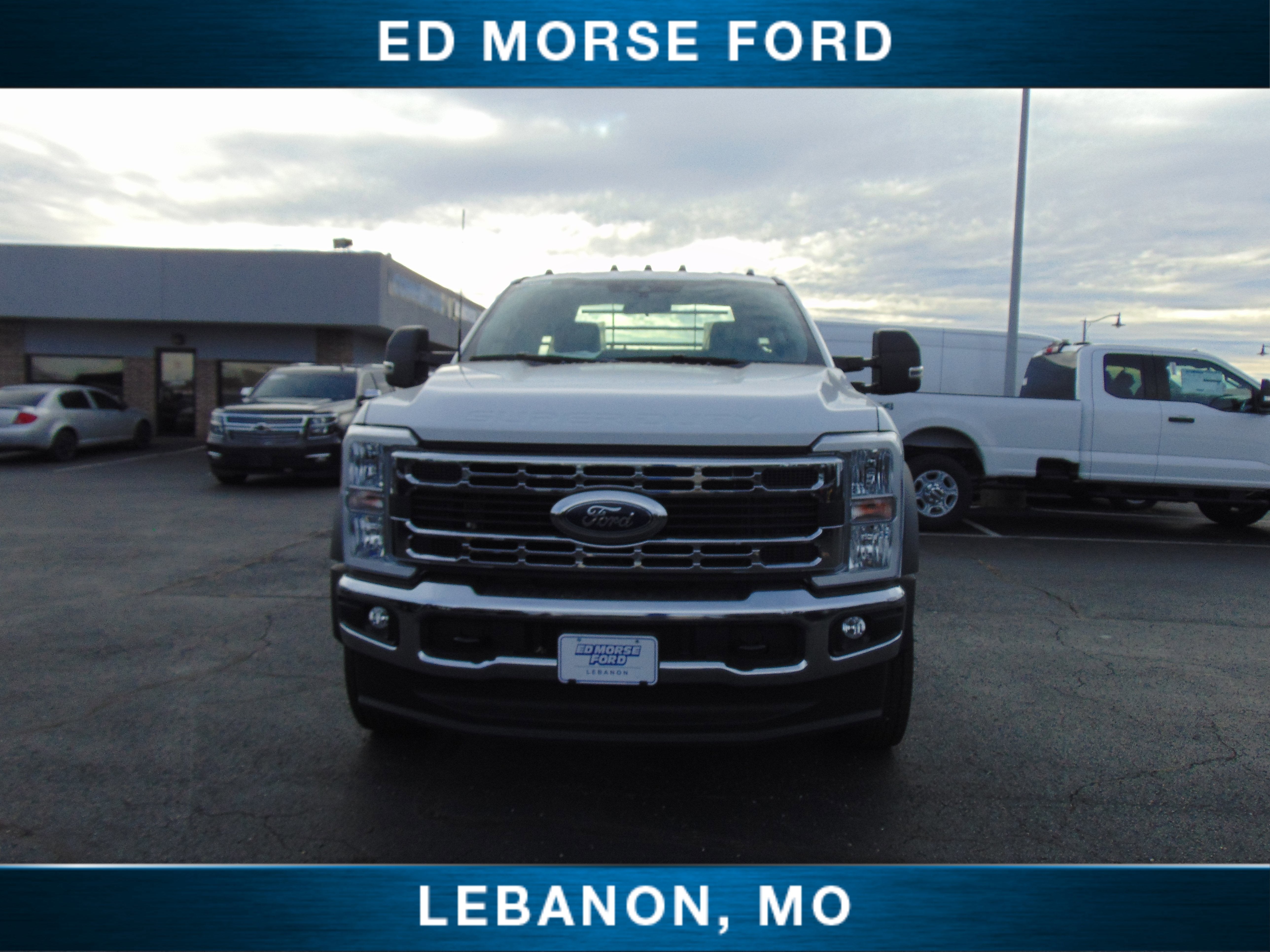 2025 Ford Super Duty F-550 DRW CM RD GOOSENECK FLATBED