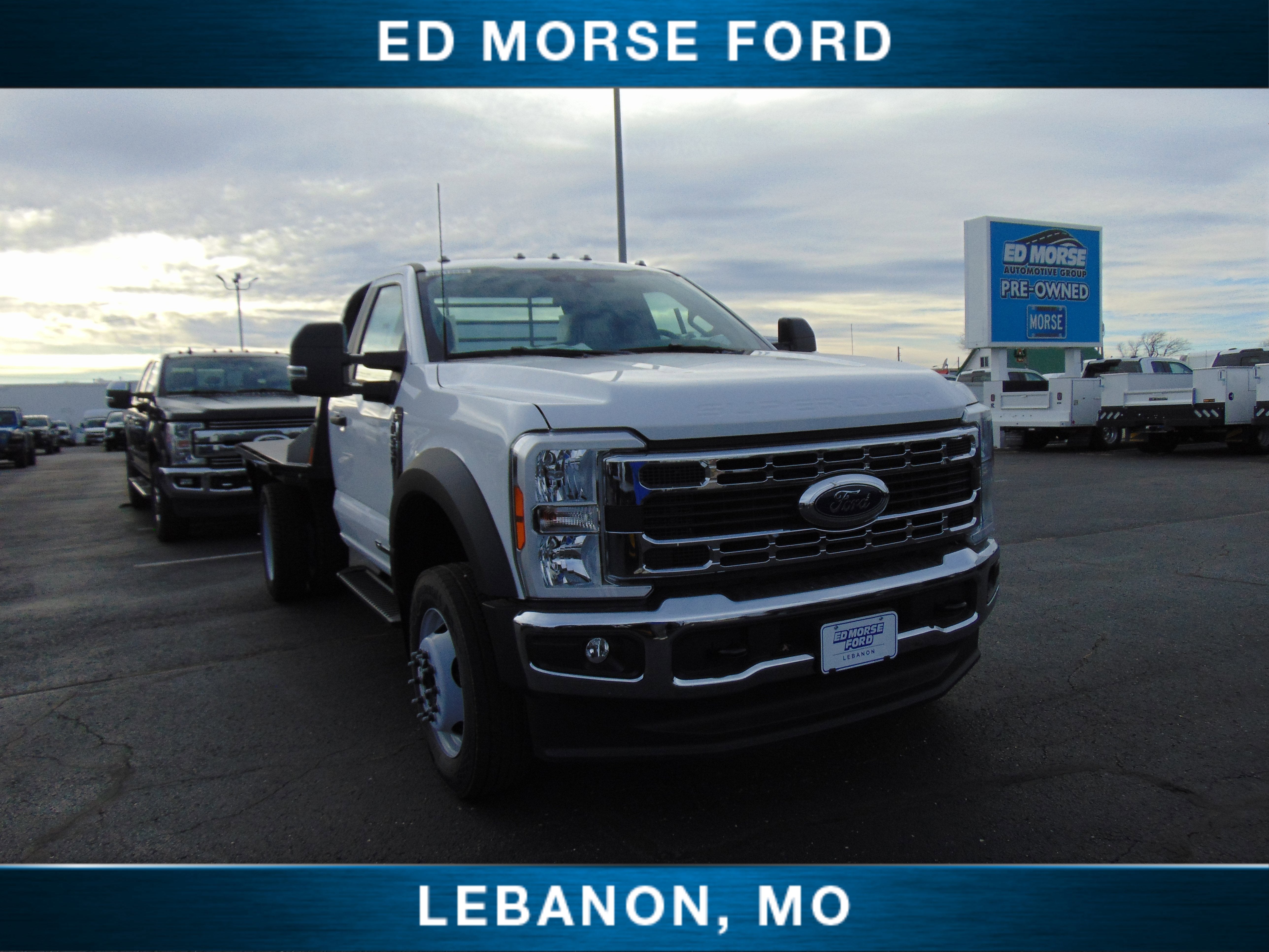 2025 Ford Super Duty F-550 DRW CM RD GOOSENECK FLATBED