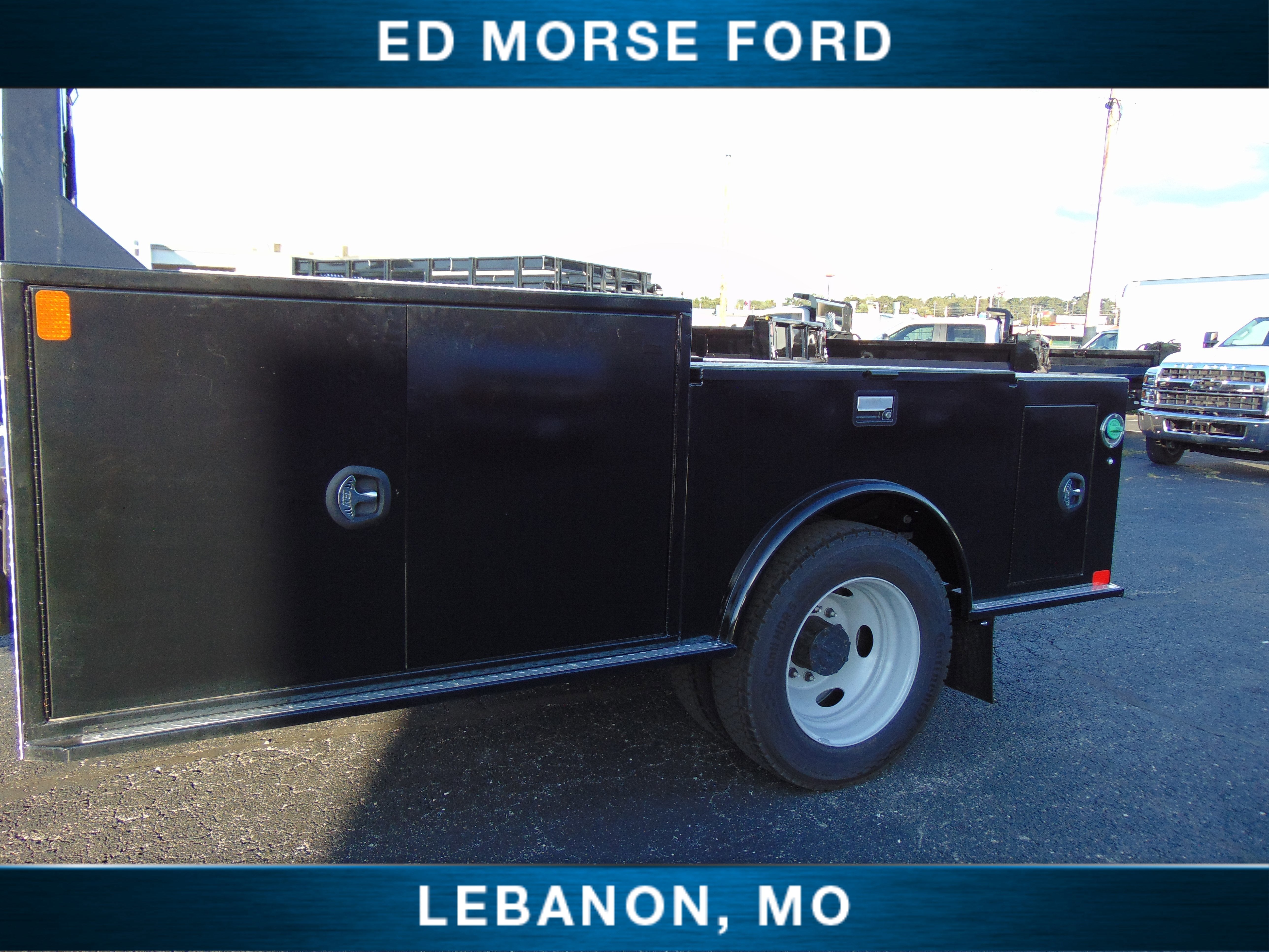 2025 Ford Super Duty F-550 DRW CM 11' TM Deluxe Gooseneck Service Body W/Ford ste