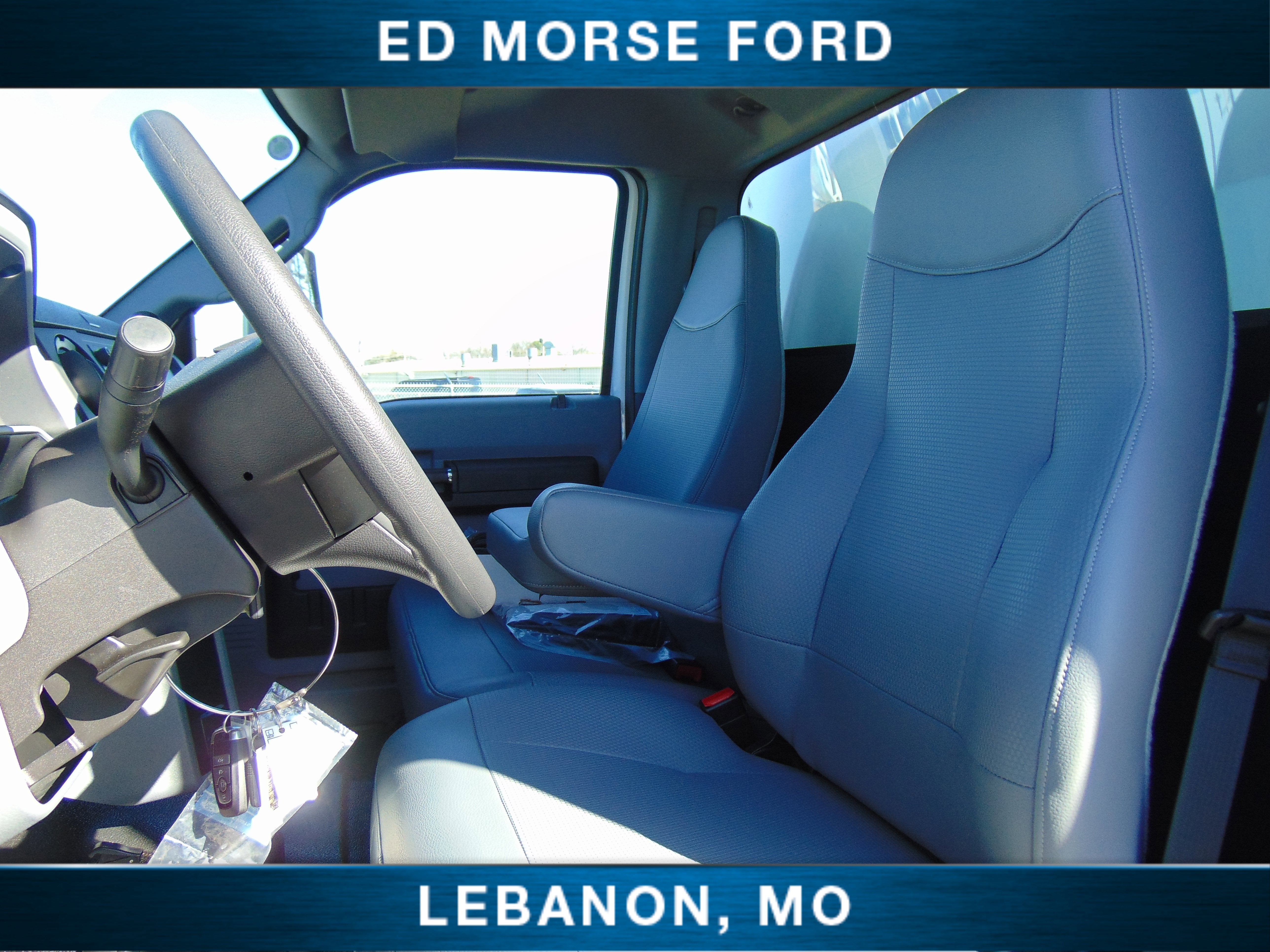 2026 Ford F-650SD Wabash 26' Box w/tuck under lift