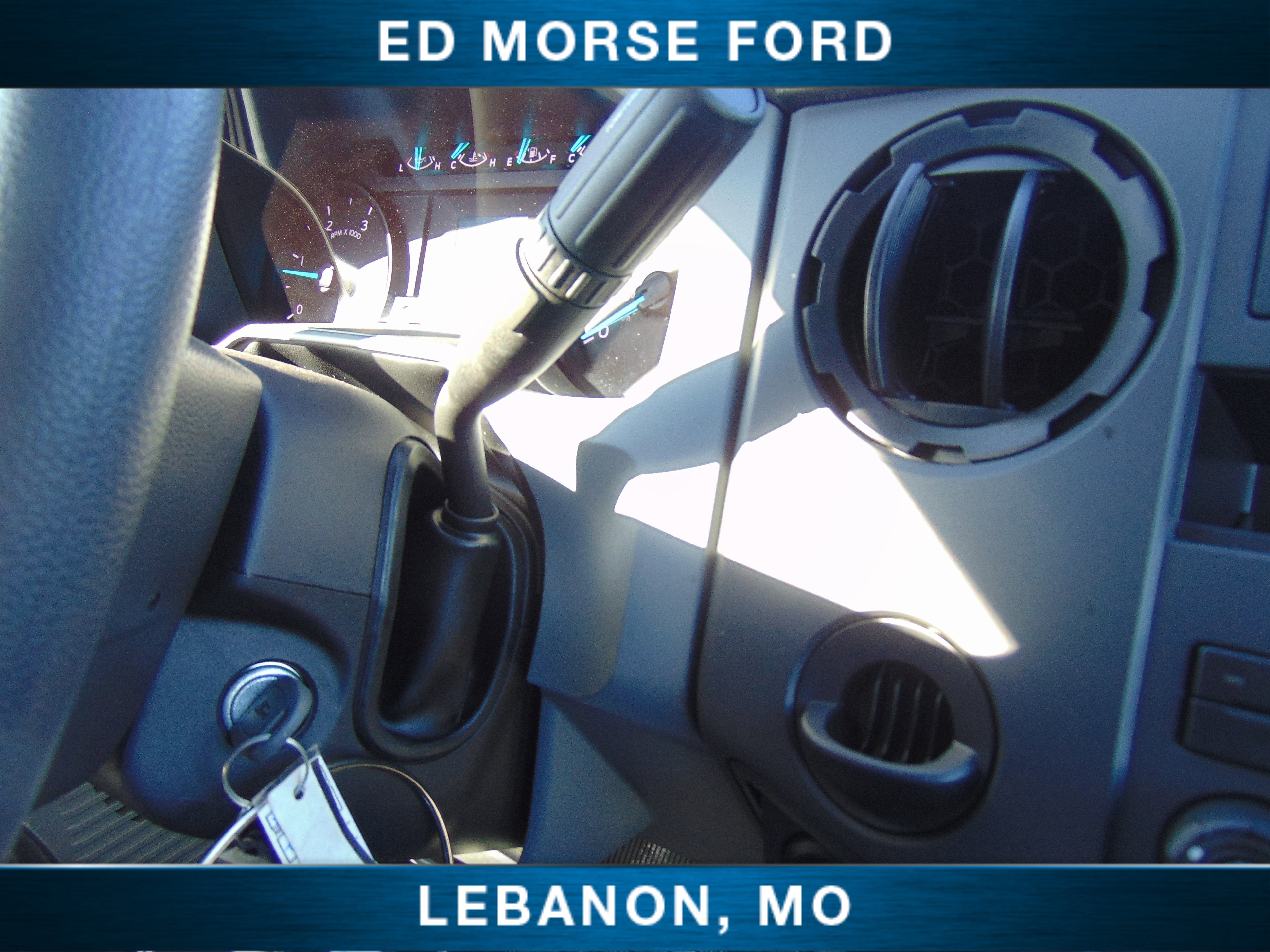 2026 Ford F-650SD Wabash 26' Box w/tuck under lift