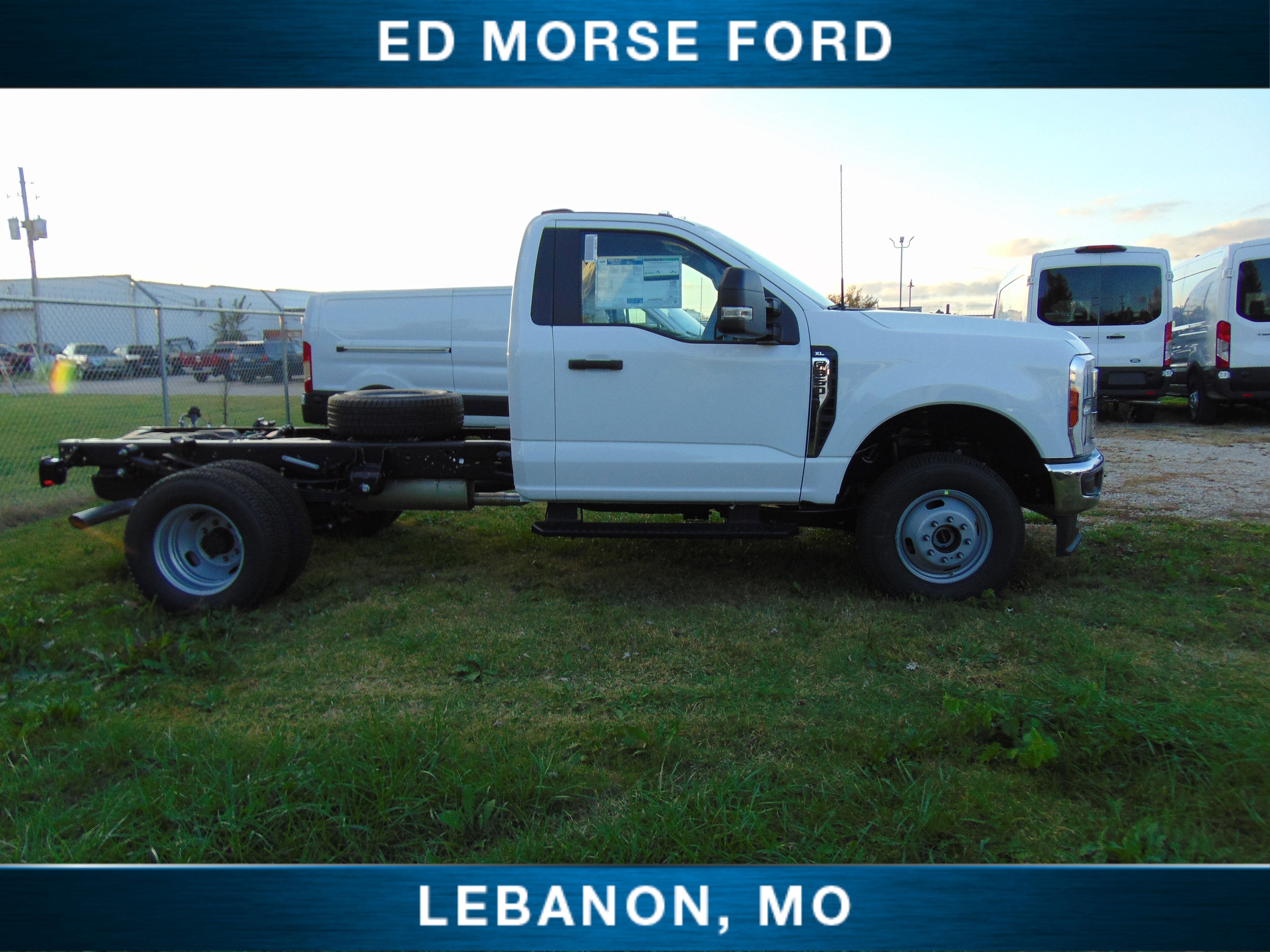 2026 Ford Super Duty F-350 DRW XL chassis