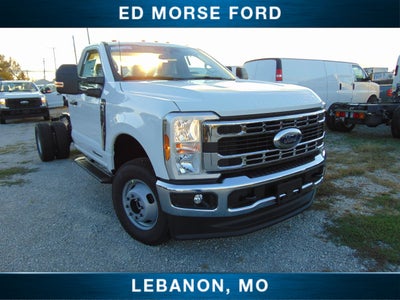 2026 Ford Super Duty F-350 DRW XL chassis