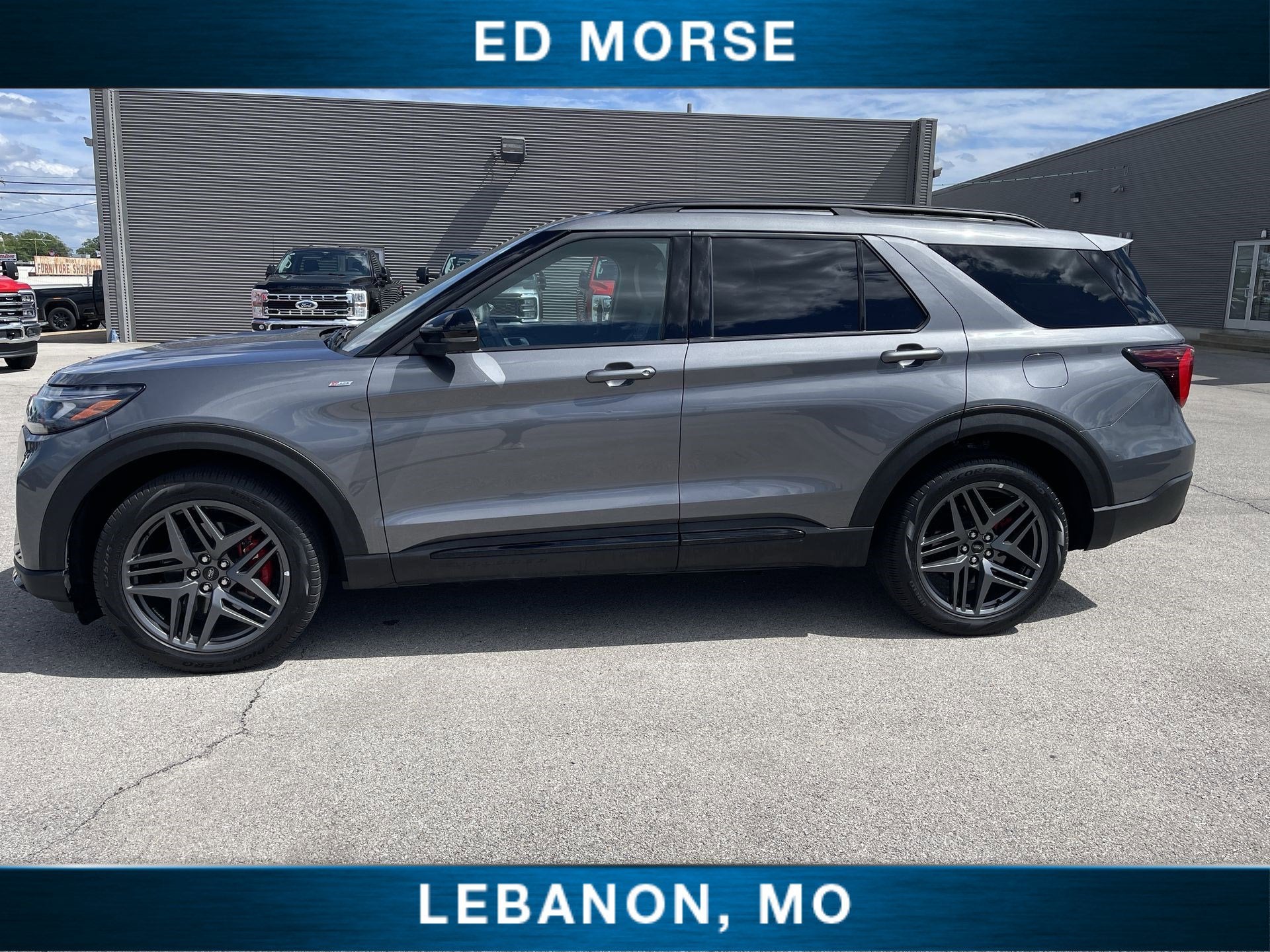 2025 Ford Explorer ST-Line