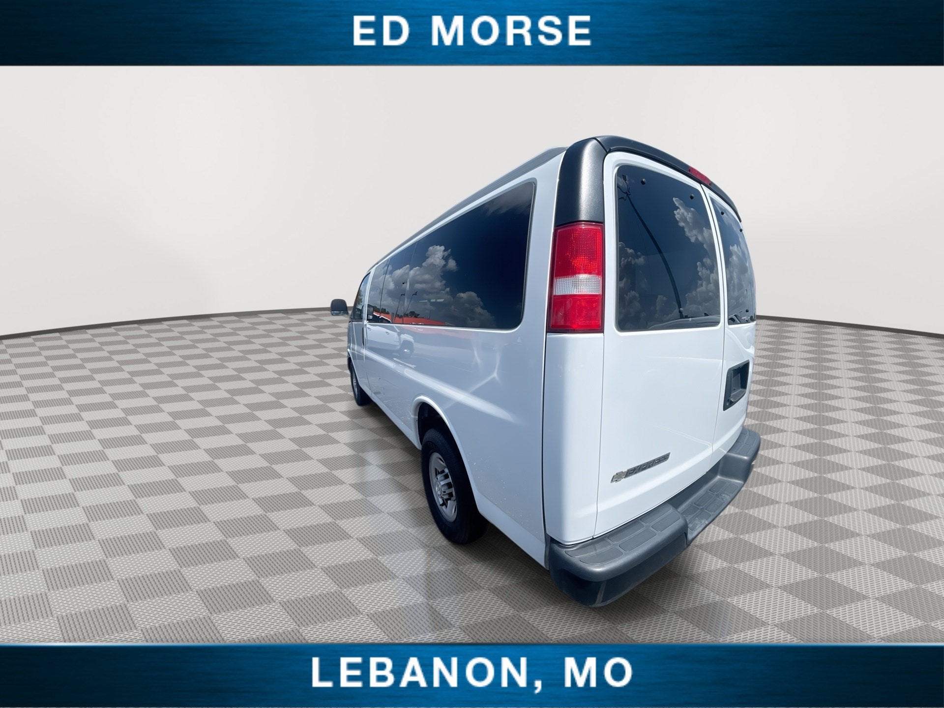 2021 Chevrolet Express Passenger LS