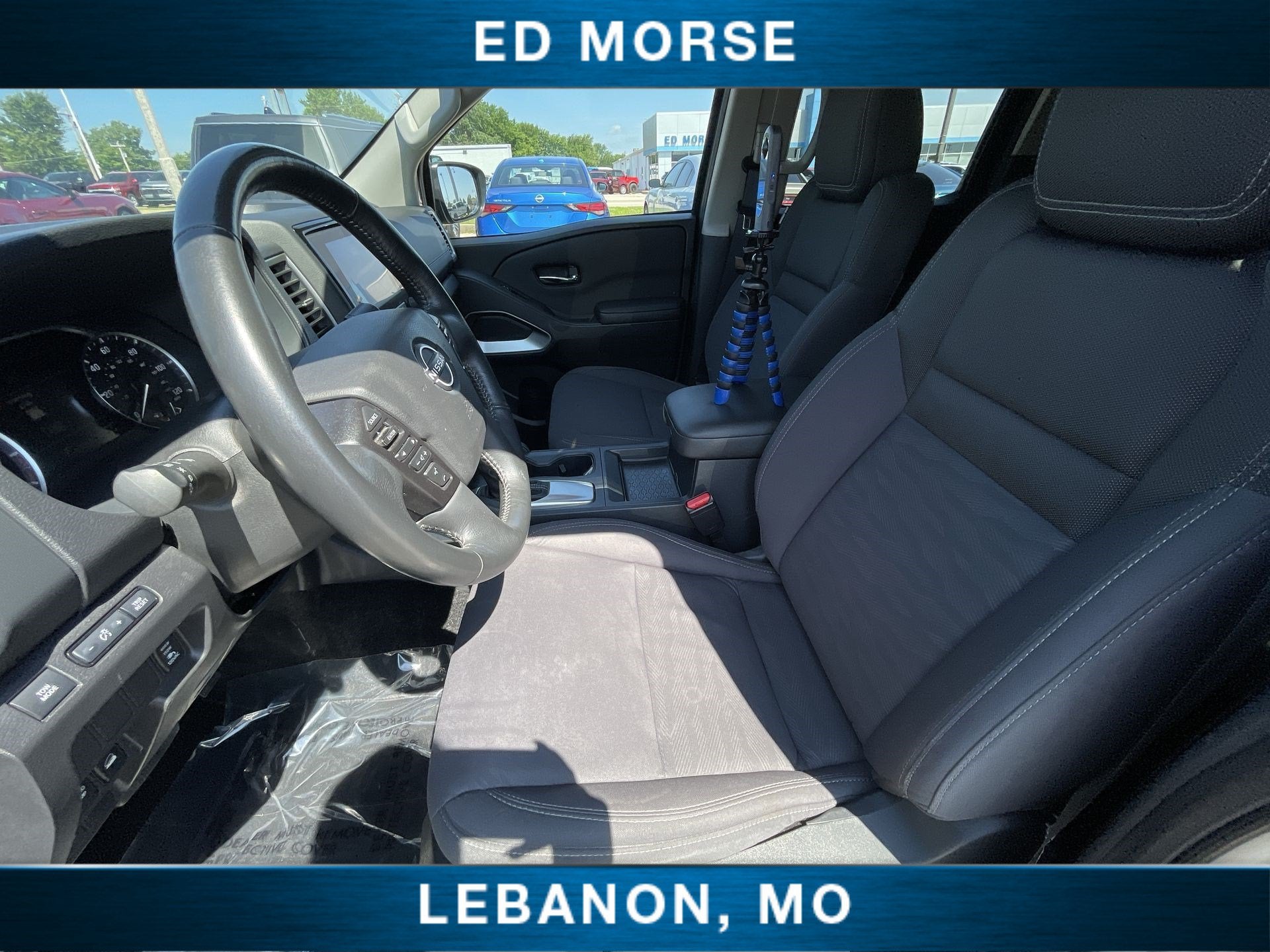 2023 Nissan Frontier SV