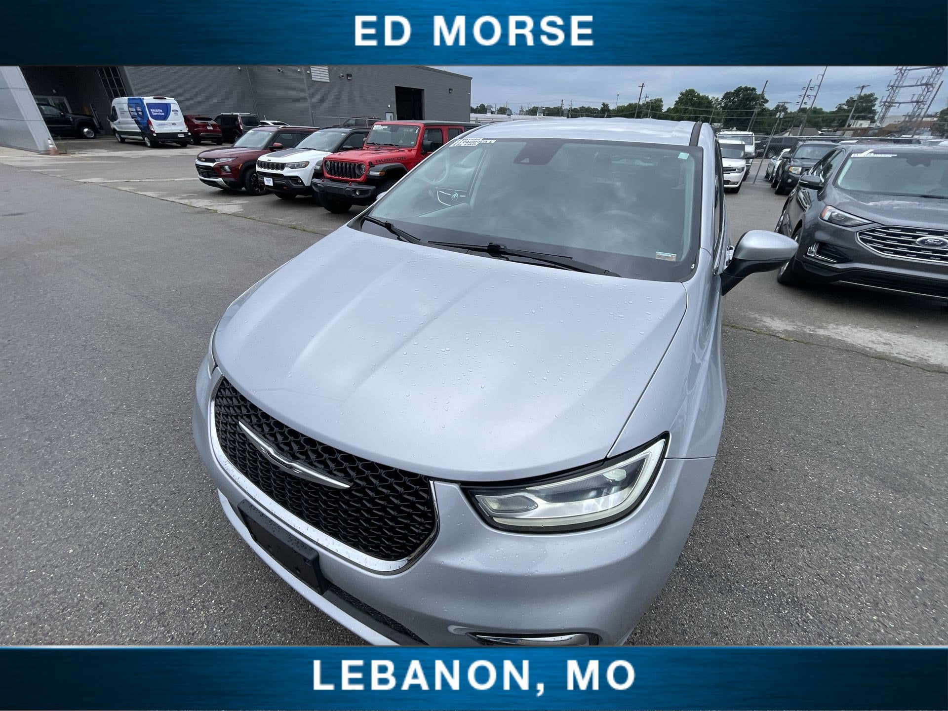 2024 Chrysler Pacifica Touring L