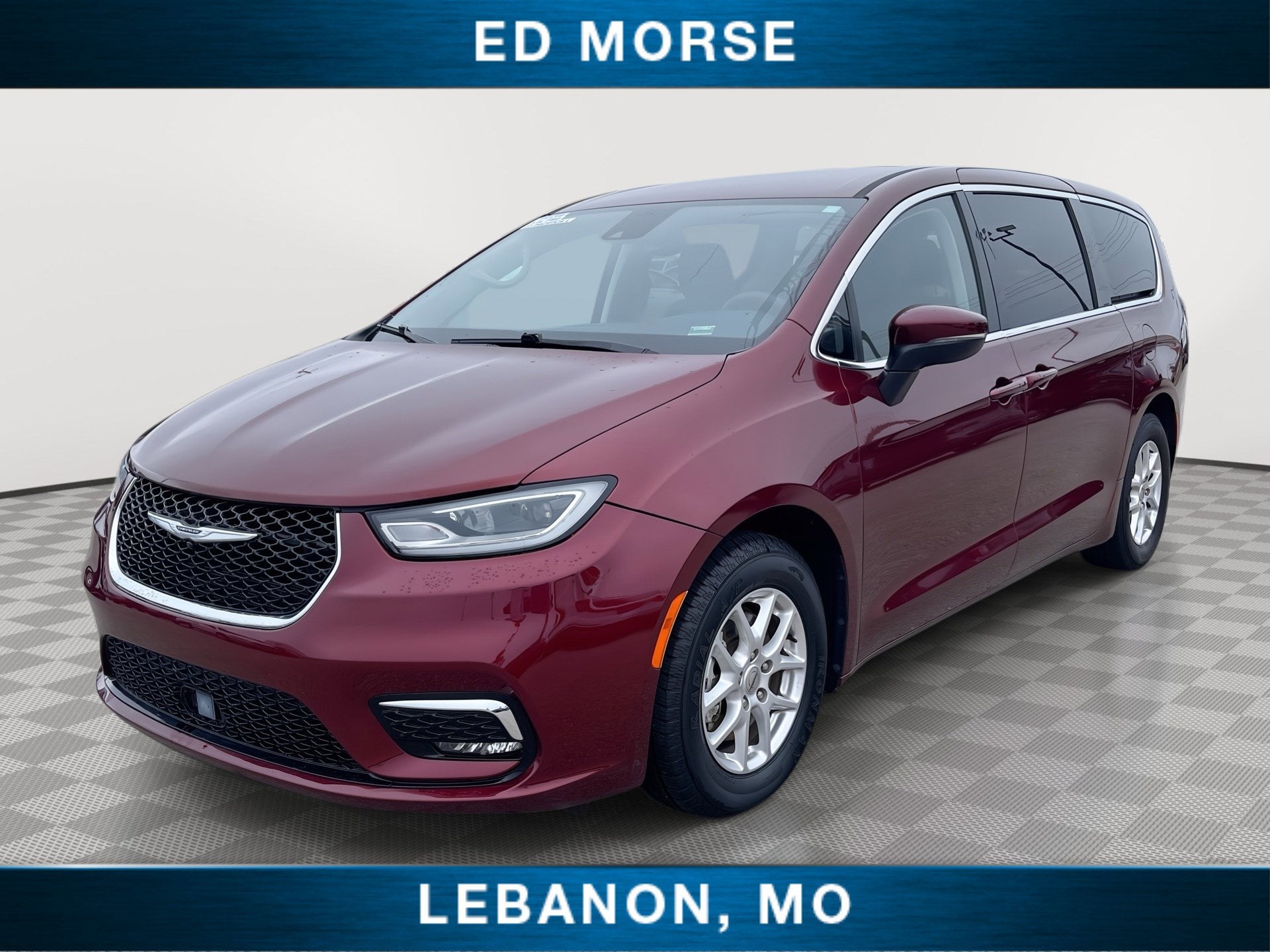 2023 Chrysler Pacifica Touring L's photo