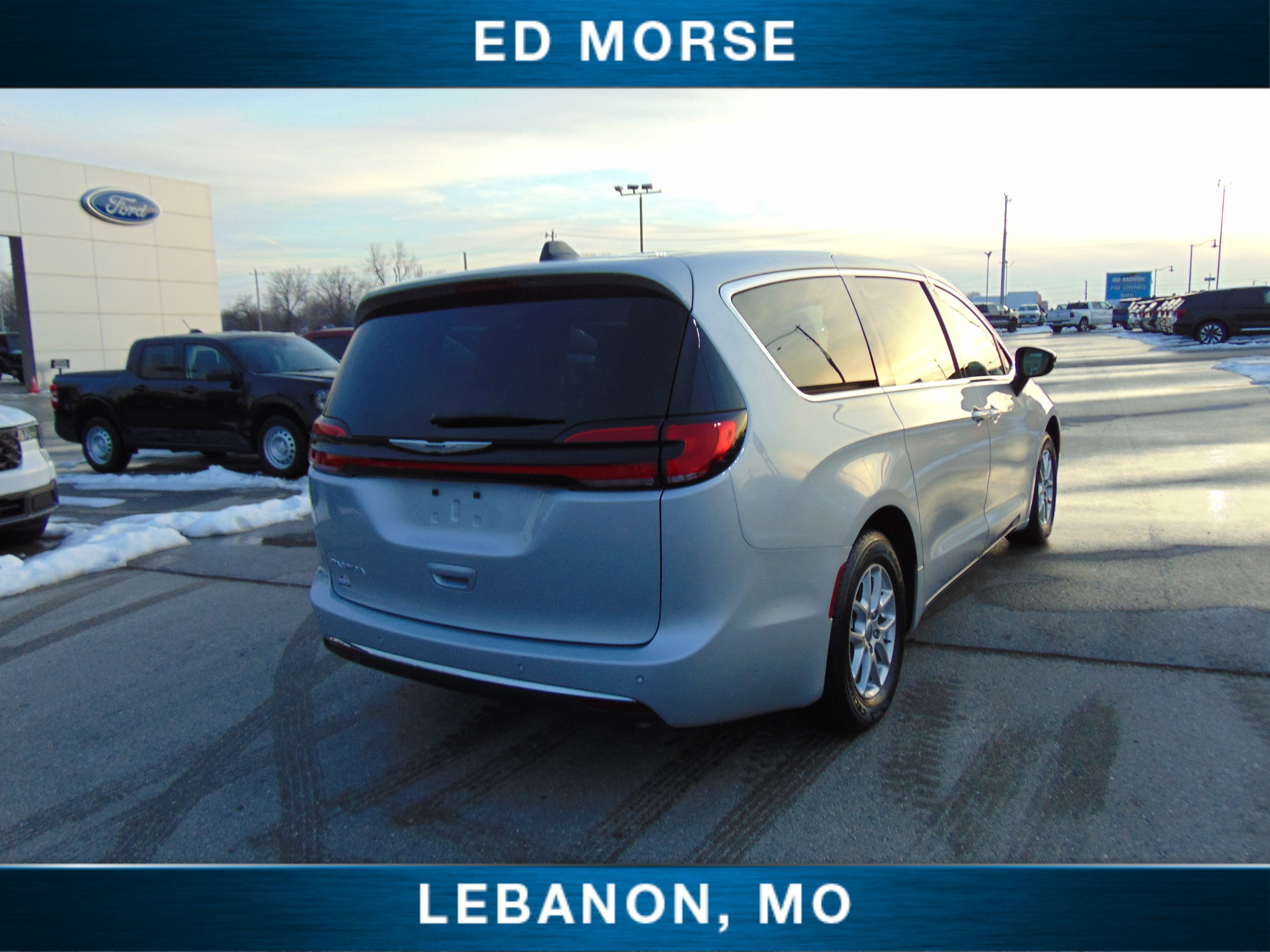2024 Chrysler Pacifica Touring L