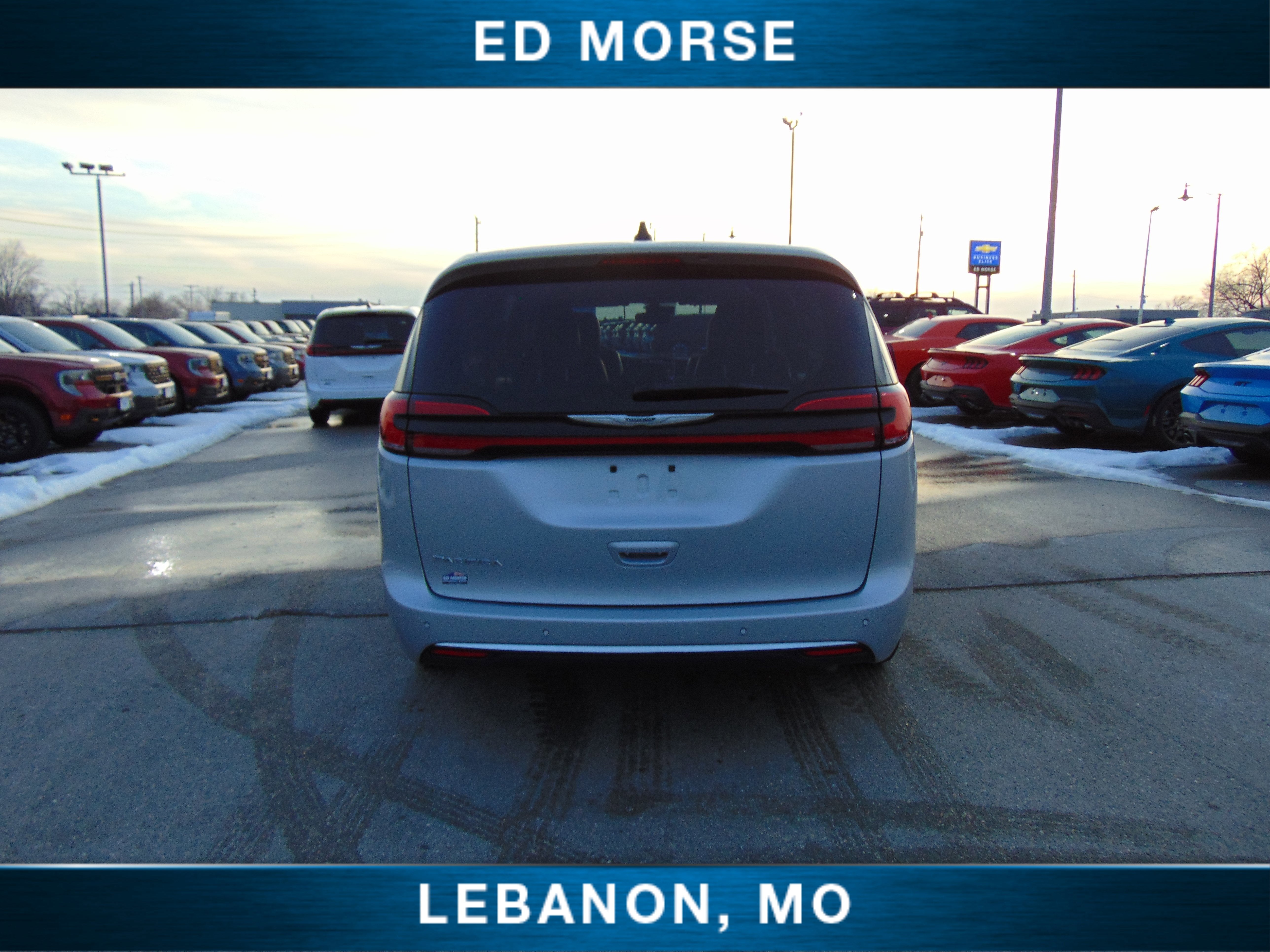 2024 Chrysler Pacifica Touring L