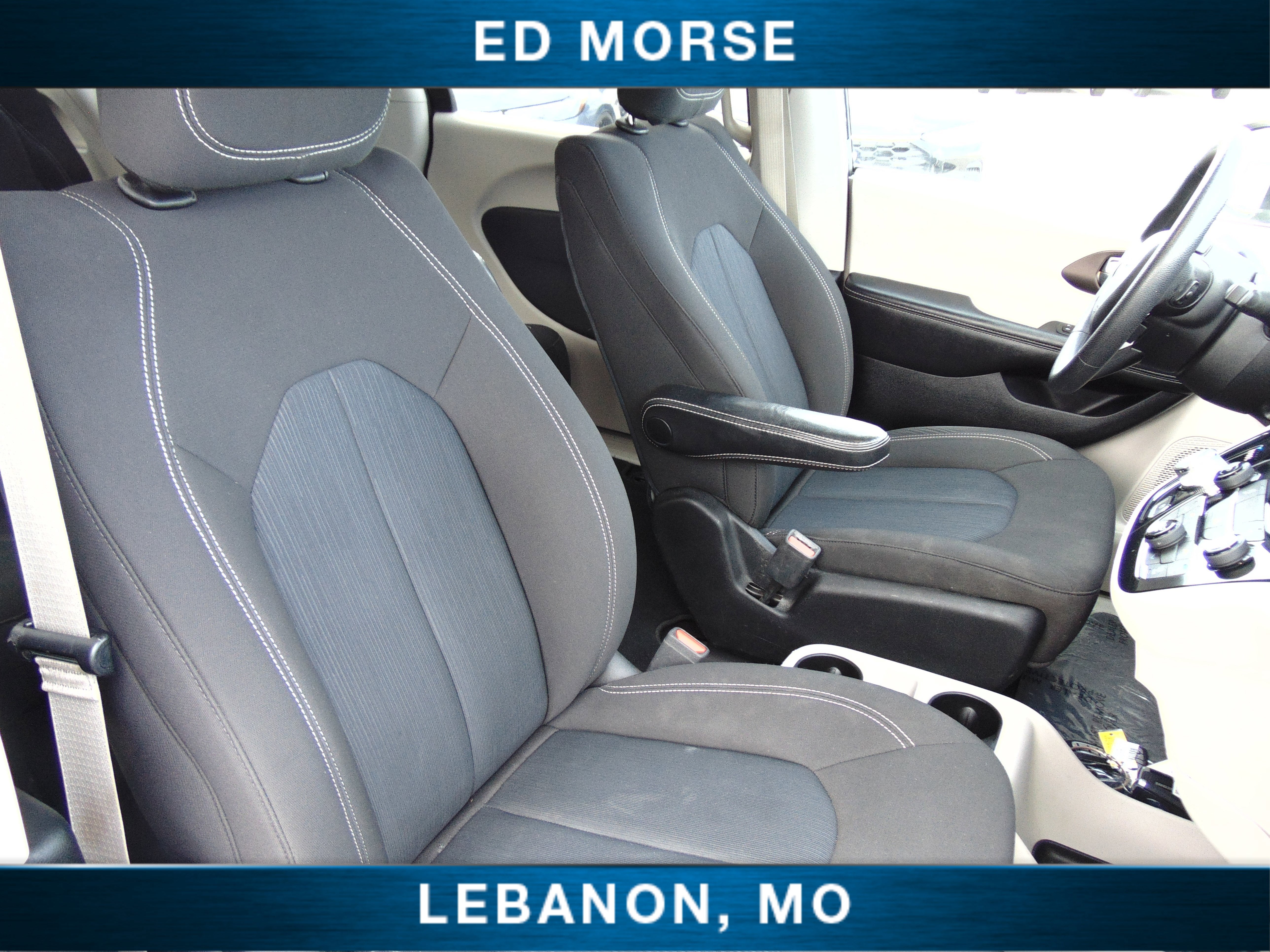 2020 Chrysler Voyager LX