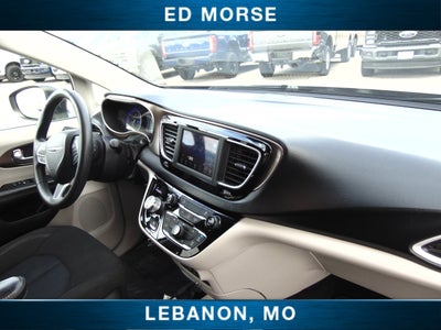 2020 Chrysler Voyager LX