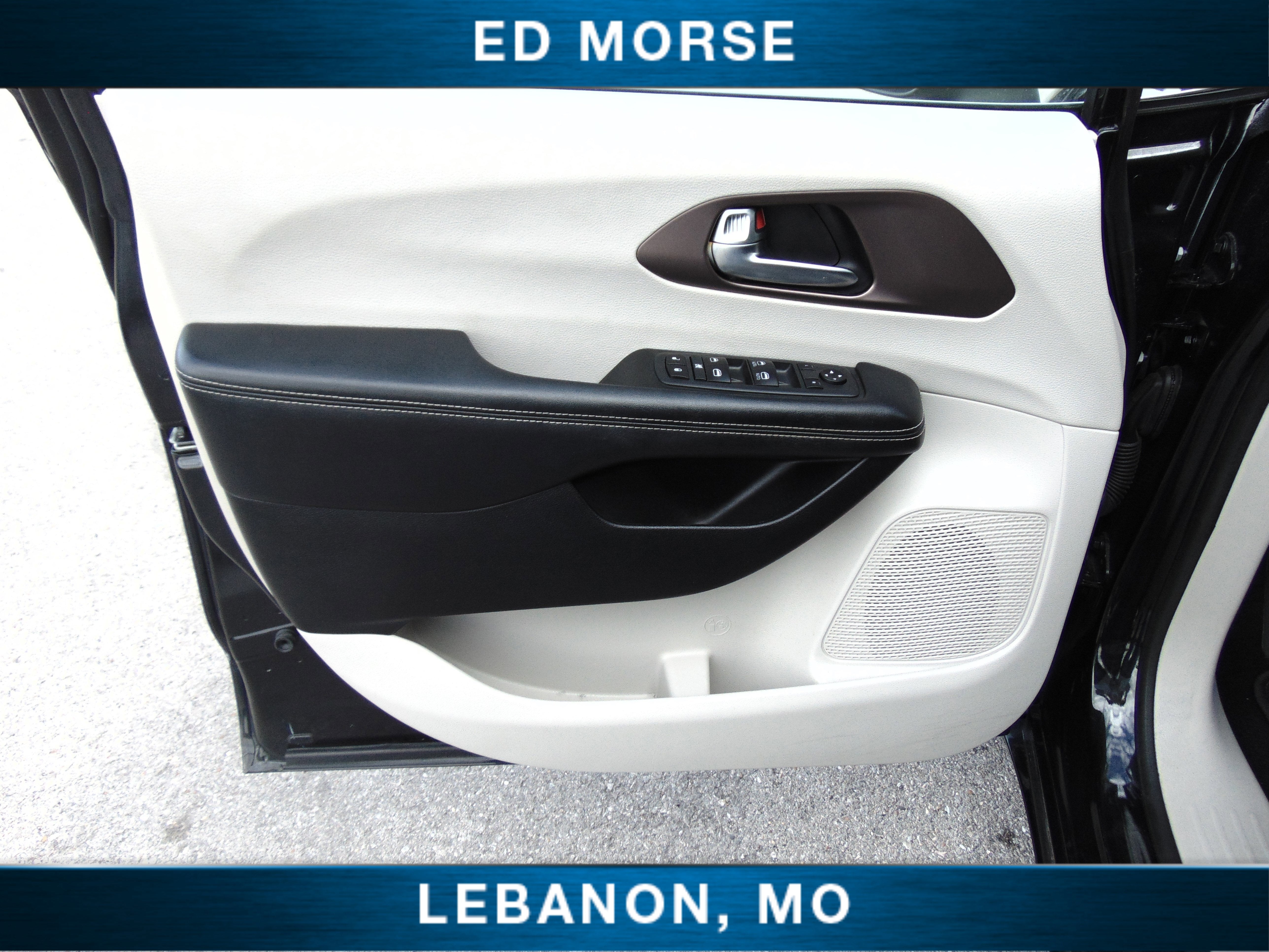 2020 Chrysler Voyager LX