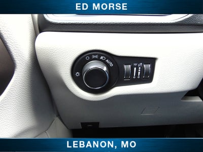 2020 Chrysler Voyager LX