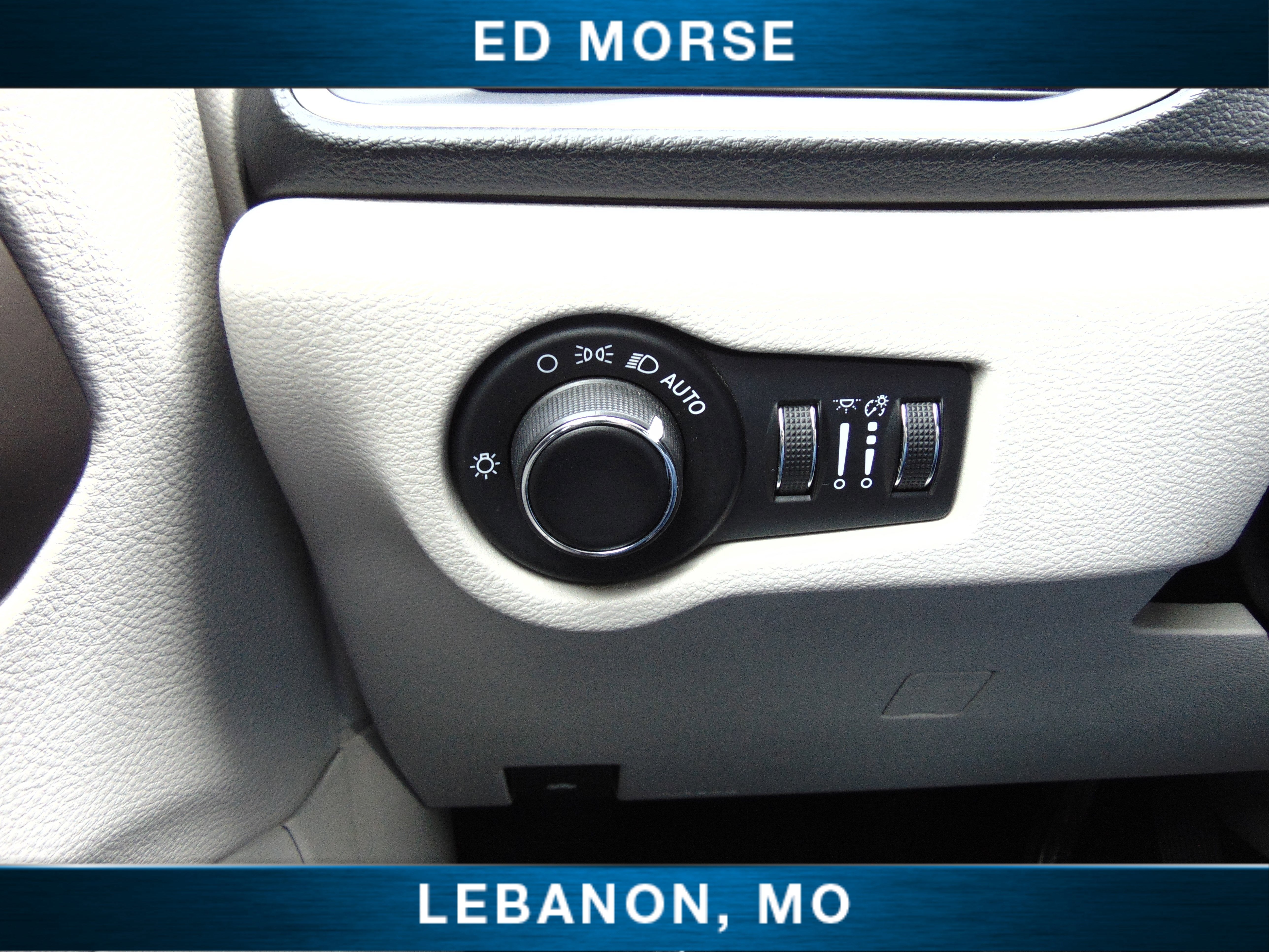 2020 Chrysler Voyager LX