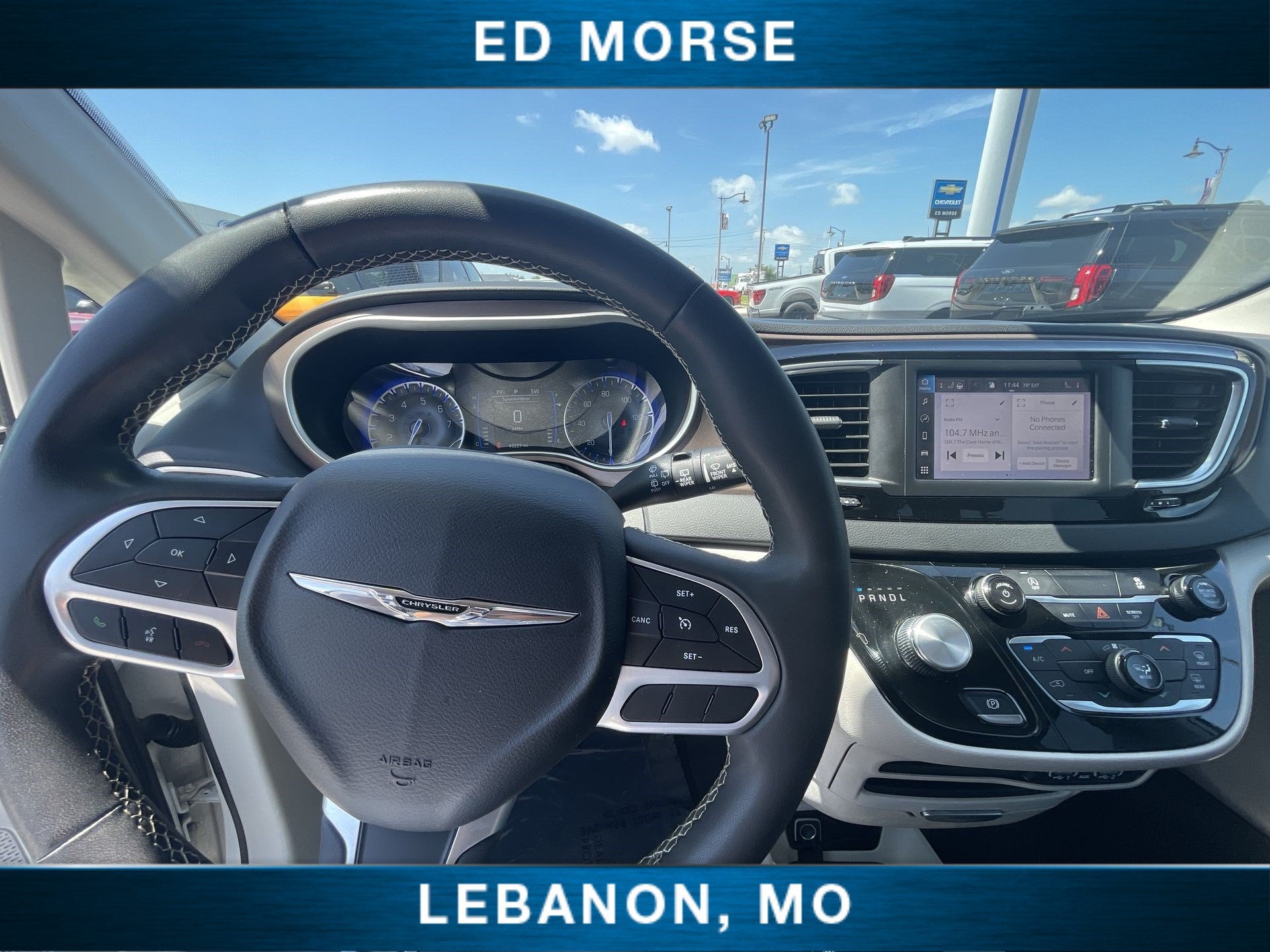 2024 Chrysler Voyager LX