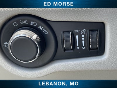 2024 Chrysler Voyager LX
