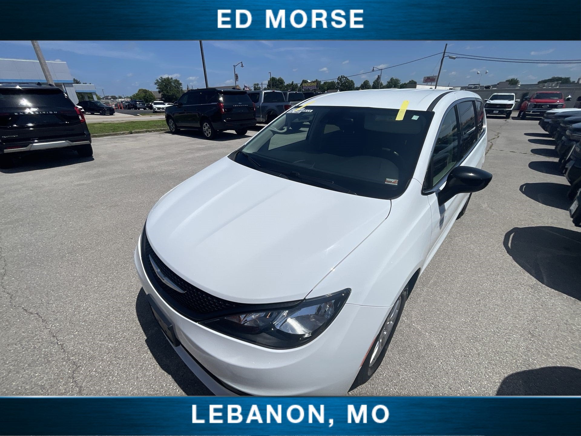 2024 Chrysler Voyager LX