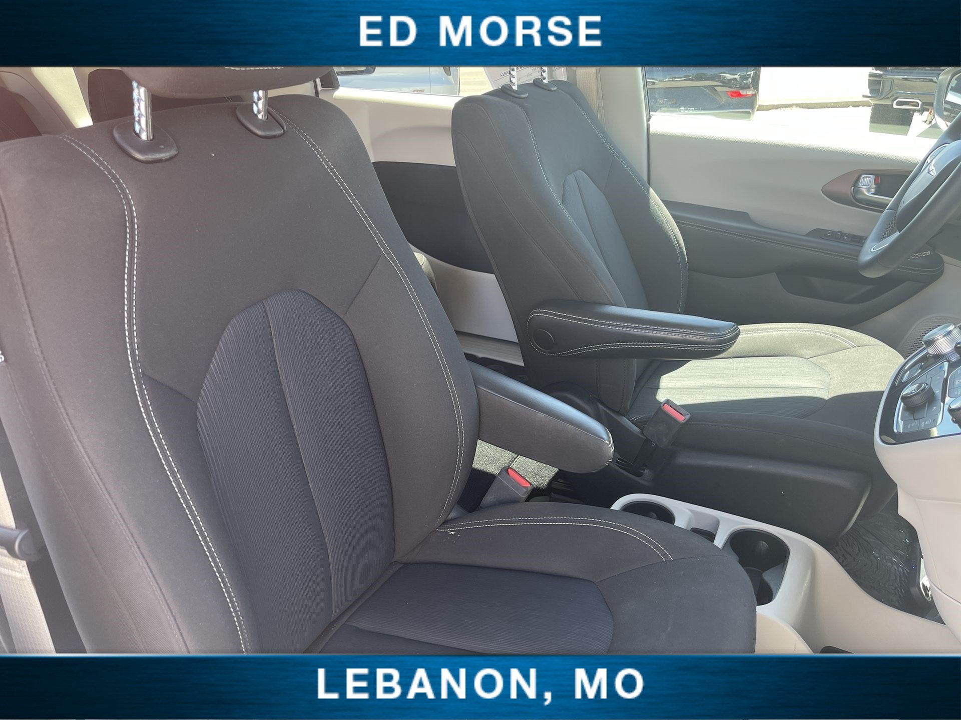 2024 Chrysler Voyager LX
