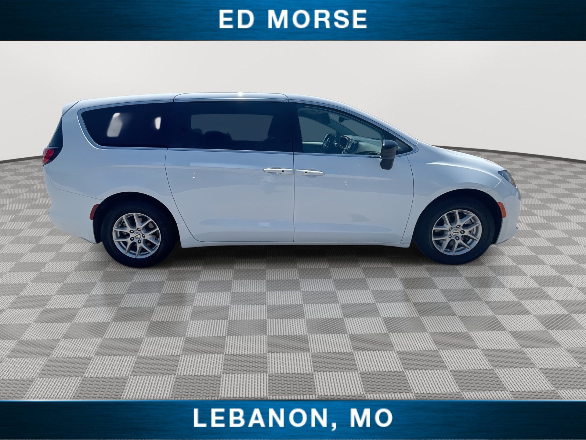 2024 Chrysler Voyager LX