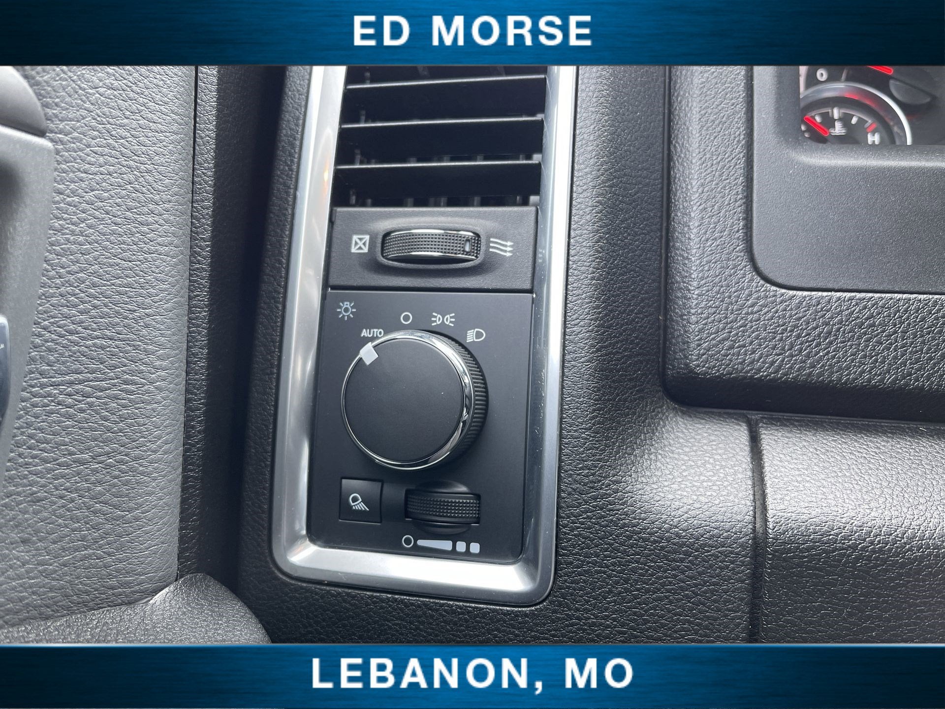 2023 RAM 1500 Classic SLT Crew Cab 4x4 5'7" Box