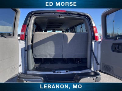 2025 Chevrolet Express Passenger 3500 1LT