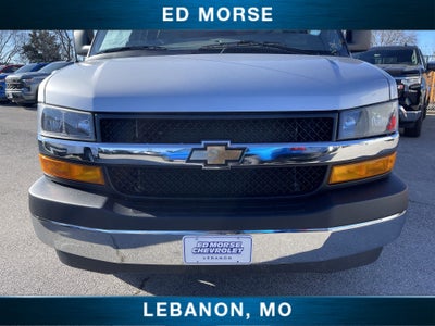 2025 Chevrolet Express Passenger 3500 1LT