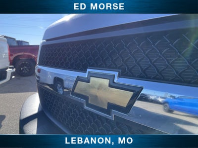 2025 Chevrolet Express Passenger 3500 1LT