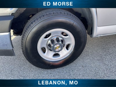 2025 Chevrolet Express Passenger 3500 1LT