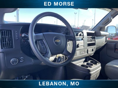 2025 Chevrolet Express Passenger 3500 1LT