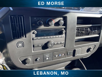 2025 Chevrolet Express Passenger 3500 1LT