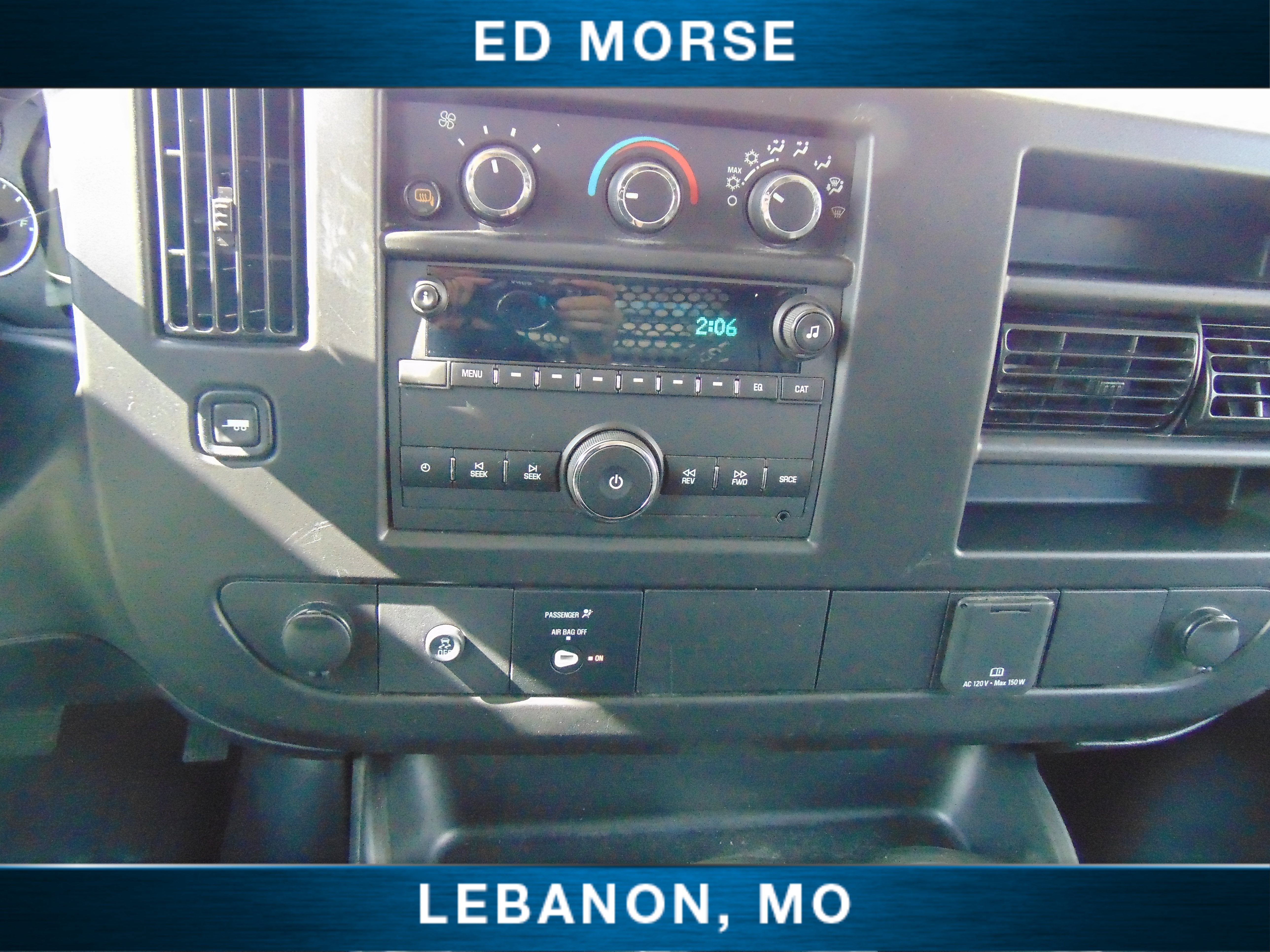 2025 Chevrolet Express Cargo WT