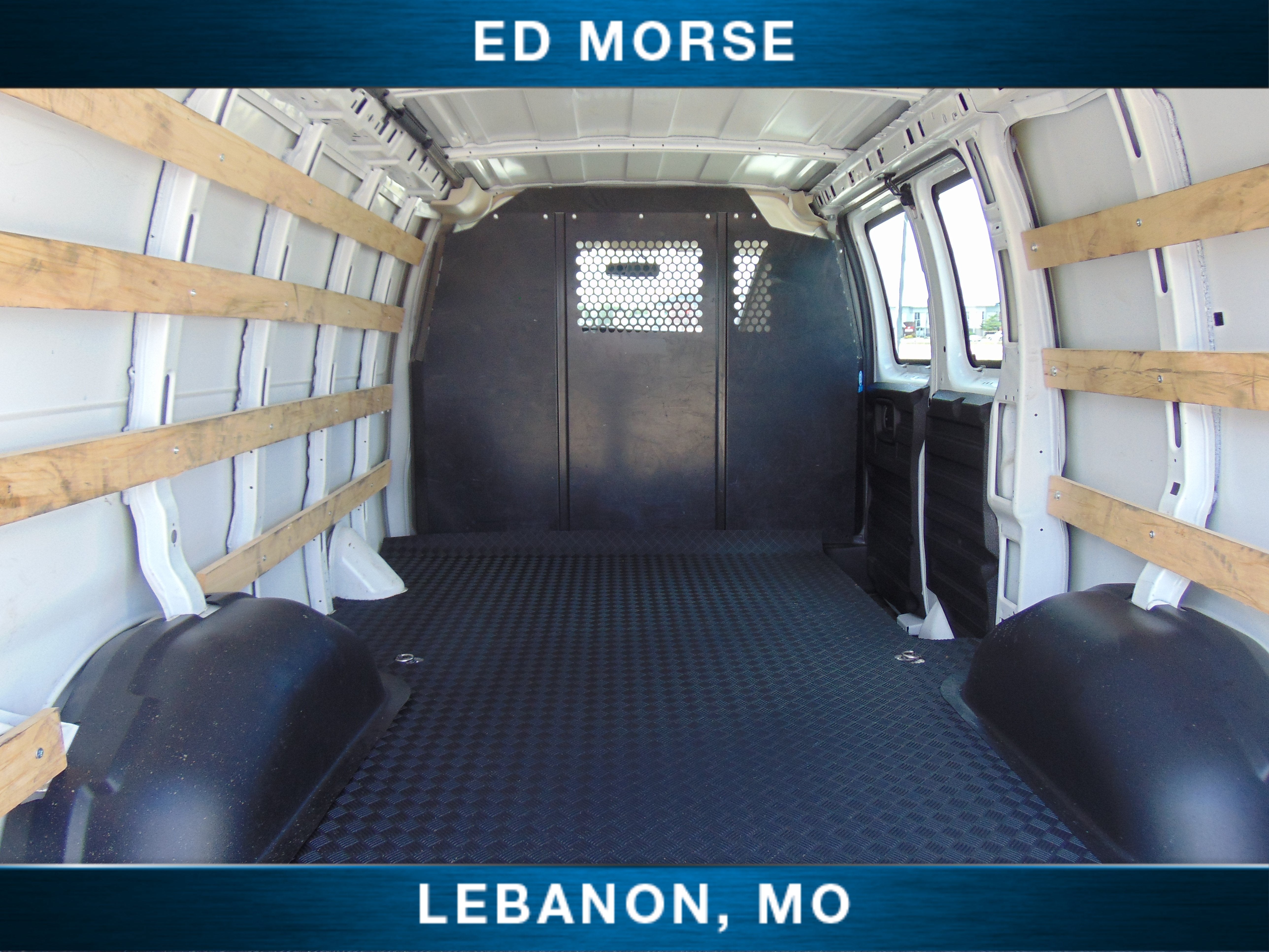 2025 Chevrolet Express Cargo WT