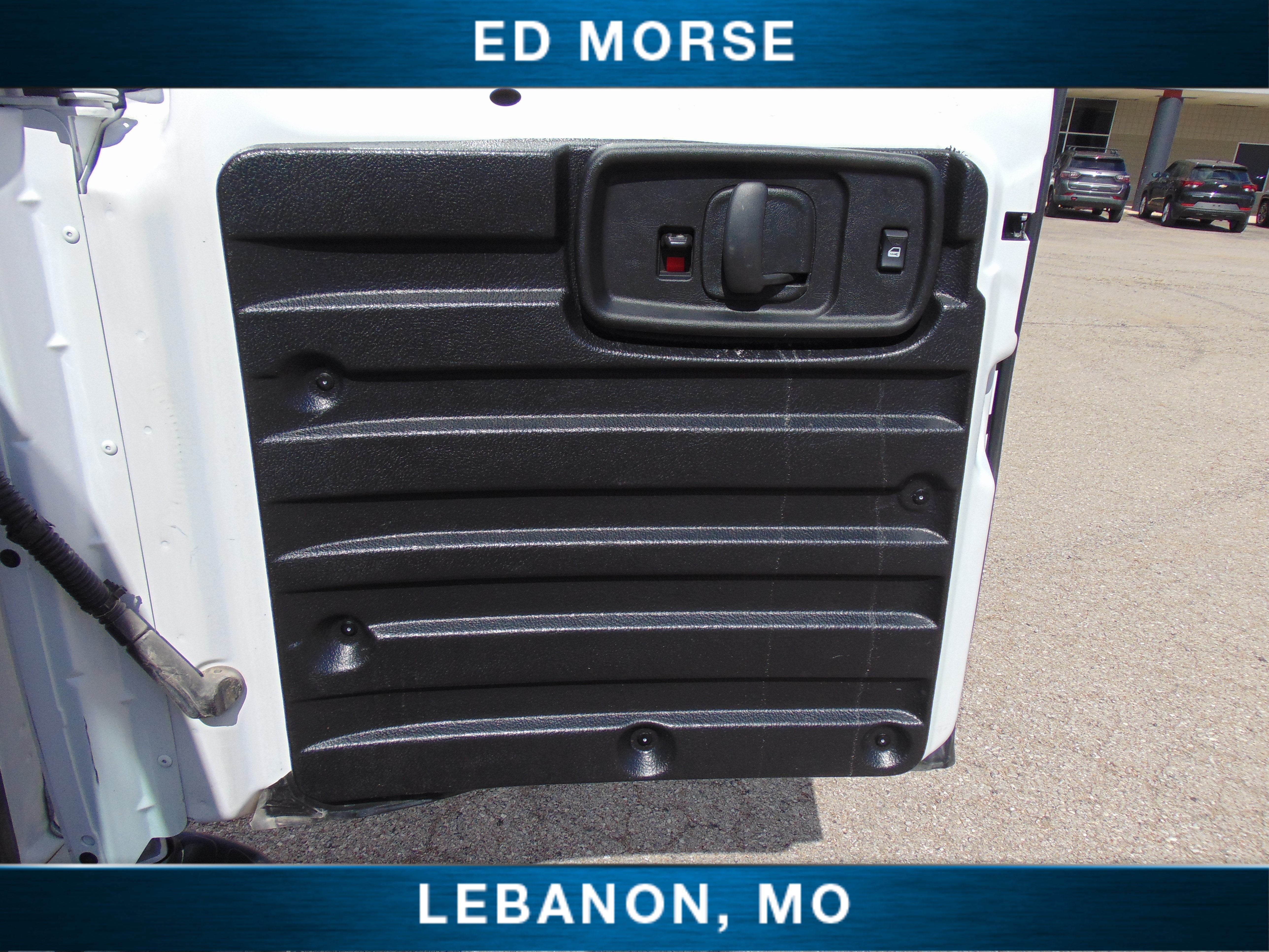 2025 Chevrolet Express Cargo WT