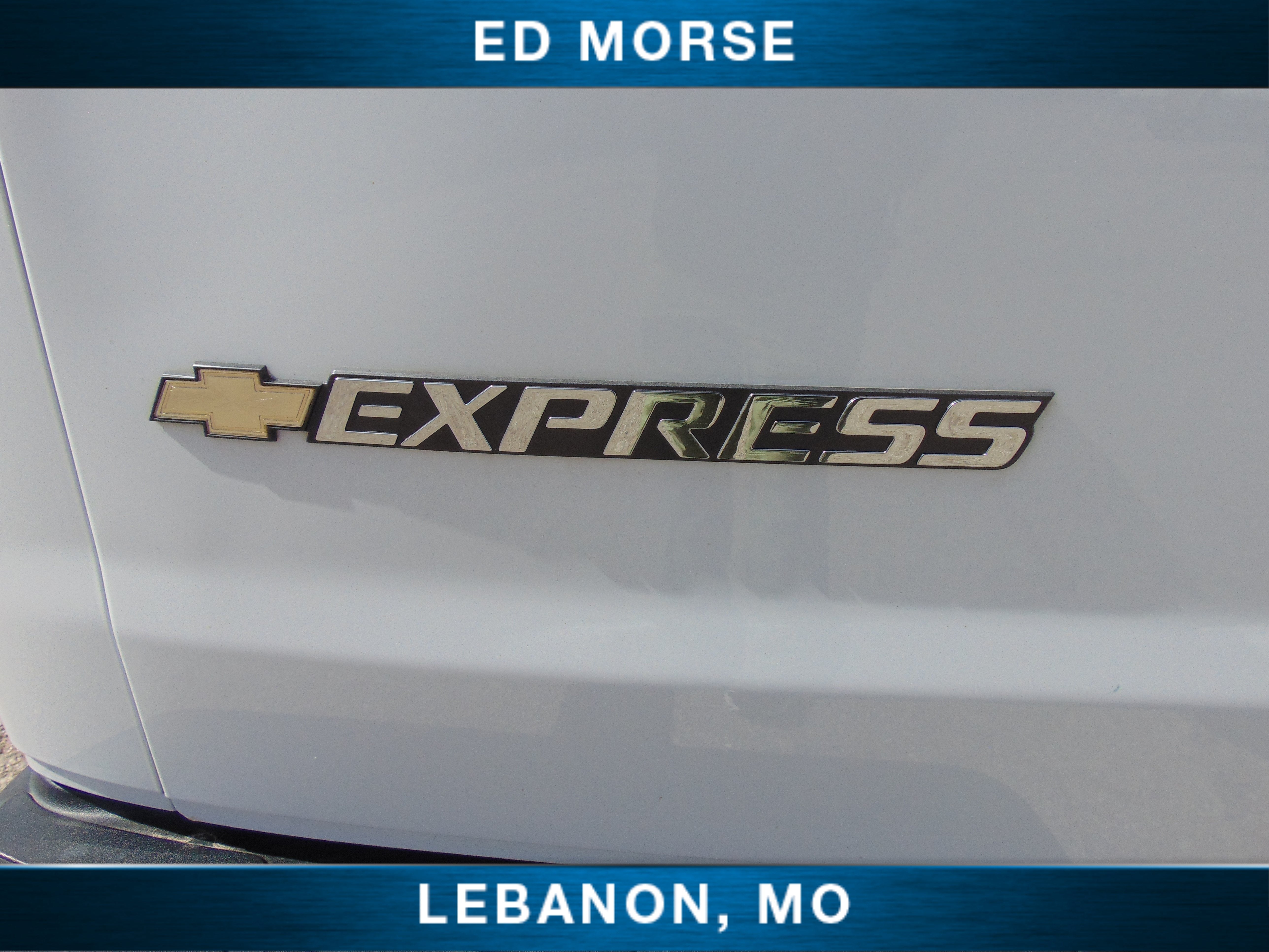2025 Chevrolet Express Cargo WT