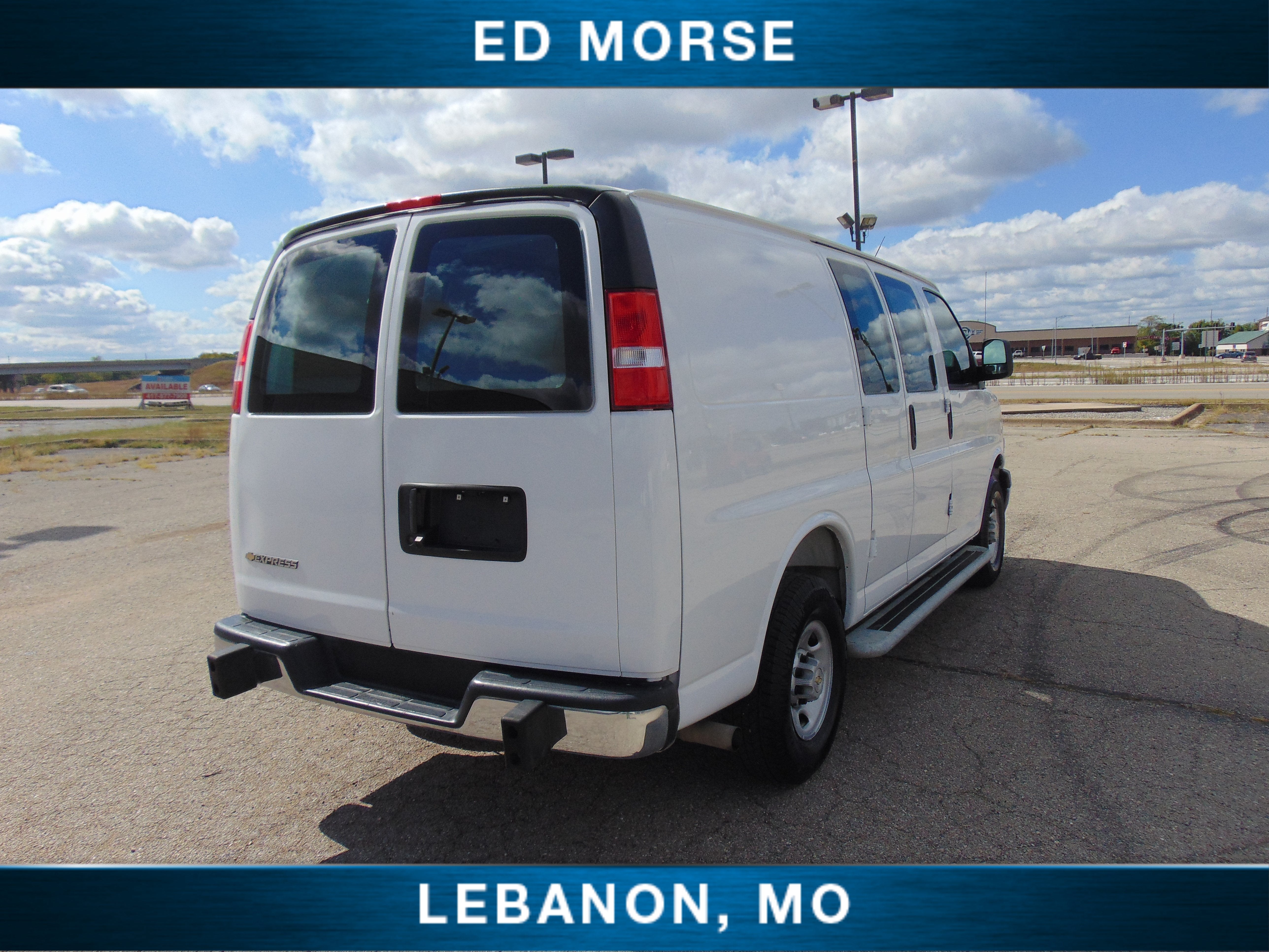 2025 Chevrolet Express Cargo WT