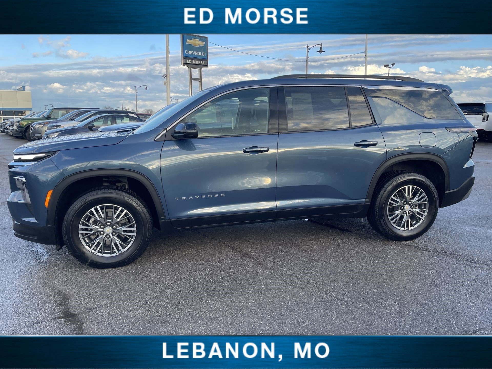 2025 Chevrolet Traverse LT