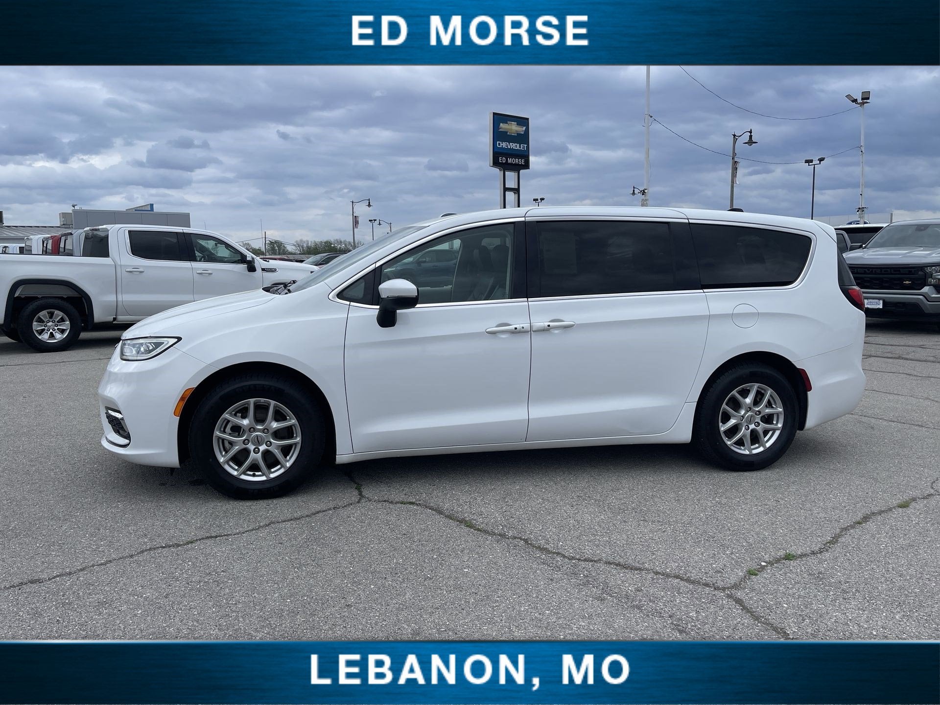 2023 Chrysler Pacifica Touring L