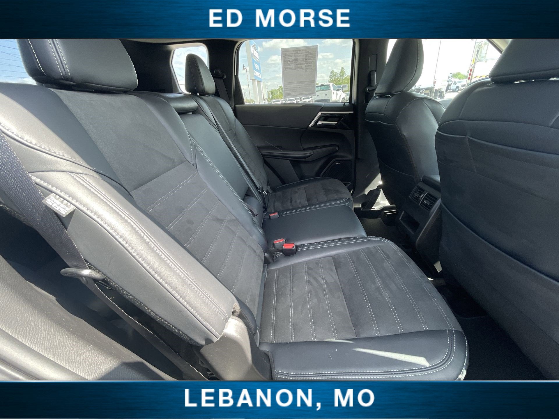 2025 Mitsubishi Outlander SE