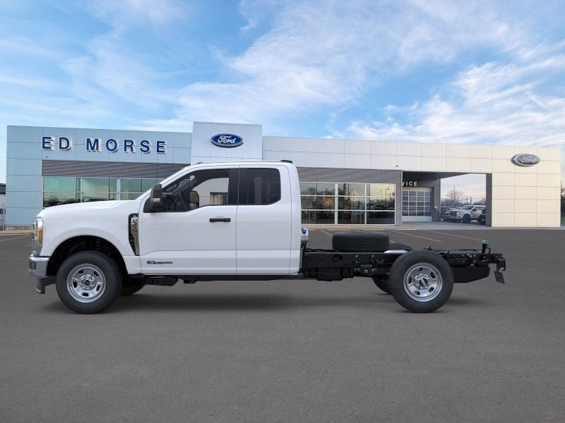 2025 Ford Chassis Cab F-350® XL