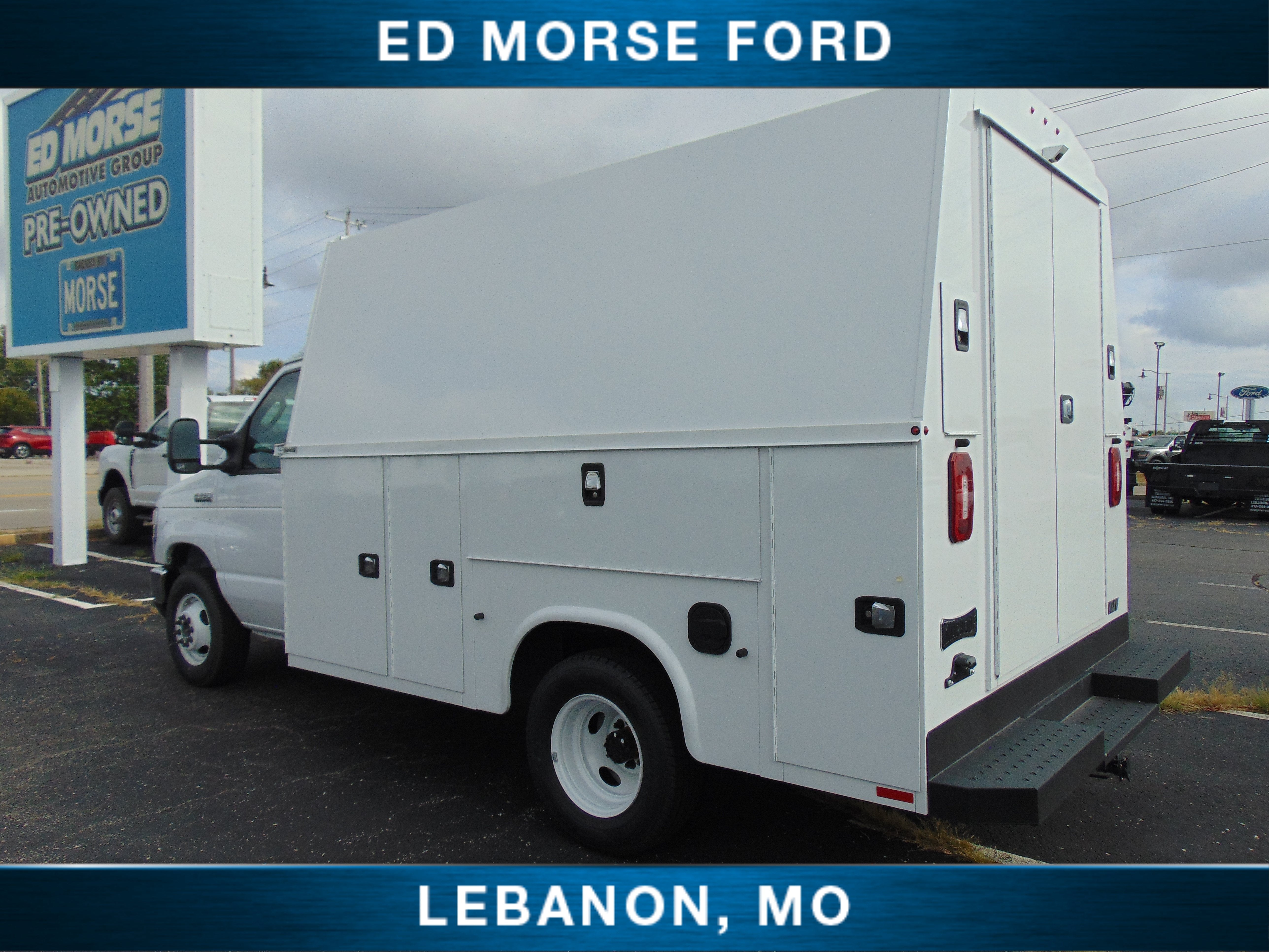 2027 Ford E-Series Cutaway Base