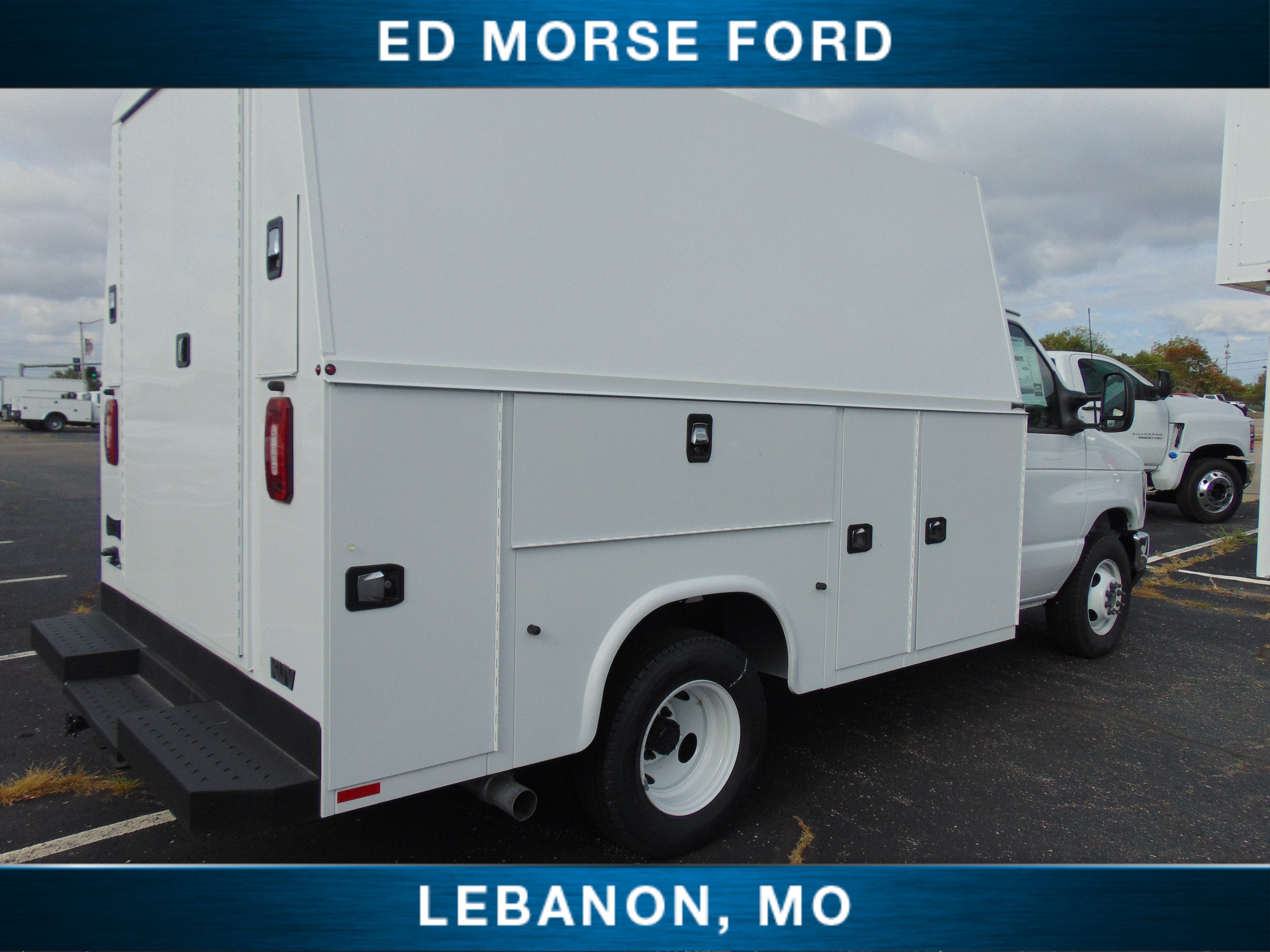2027 Ford E-Series Cutaway Base